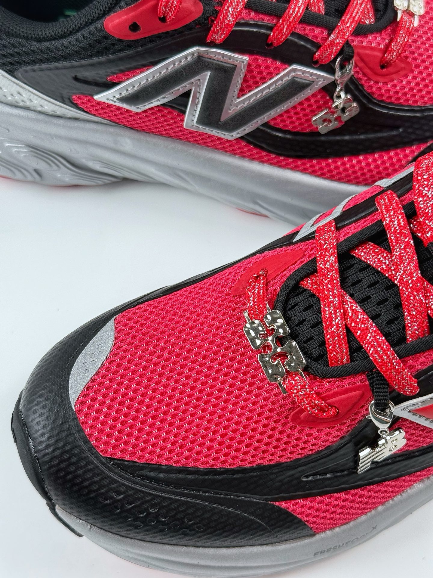 220 New Balance NB Fresh Foam Evoz 舒适耐磨低帮跑步鞋 UTRNGN