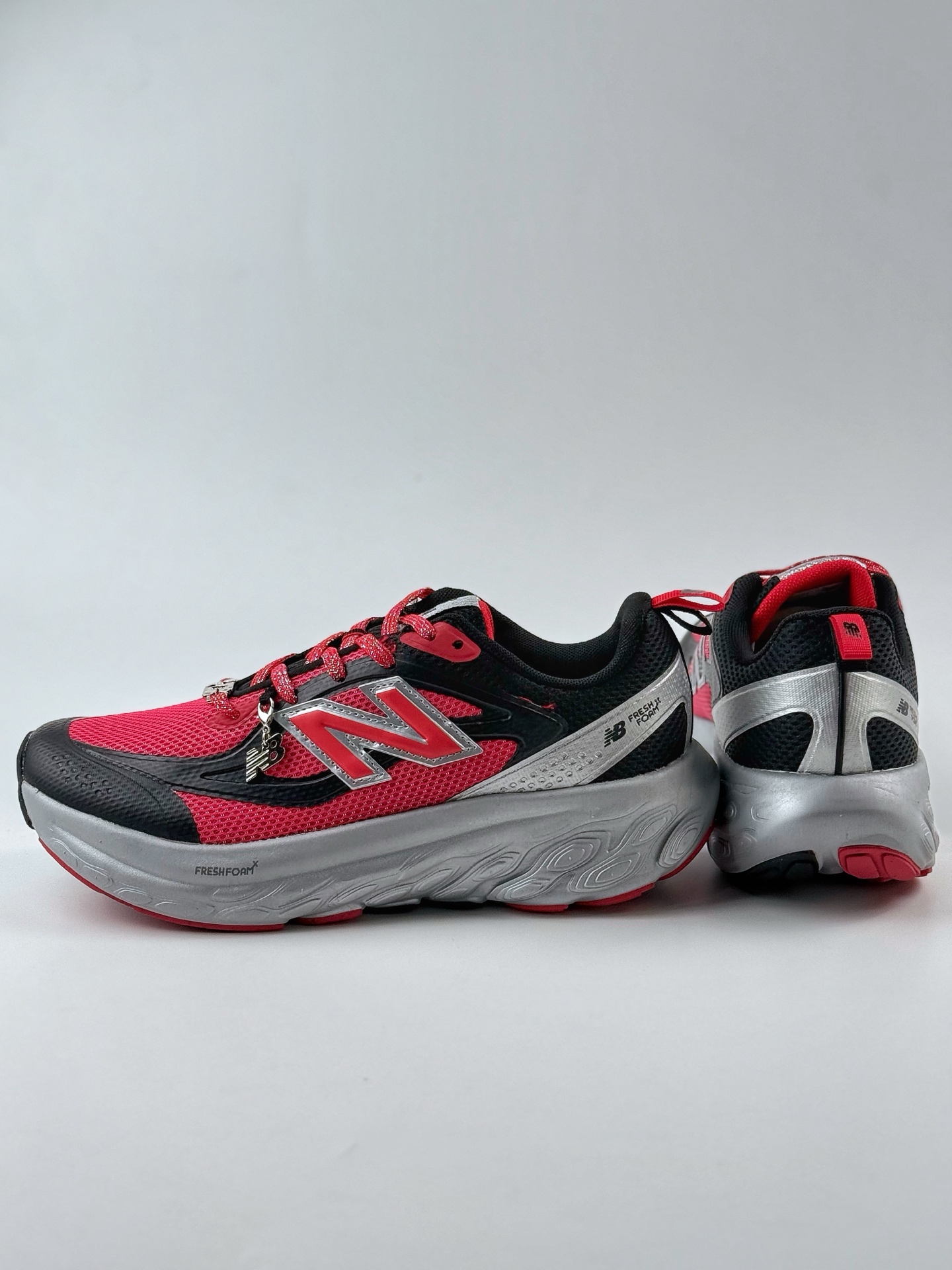 220 New Balance NB Fresh Foam Evoz 舒适耐磨低帮跑步鞋 UTRNGN