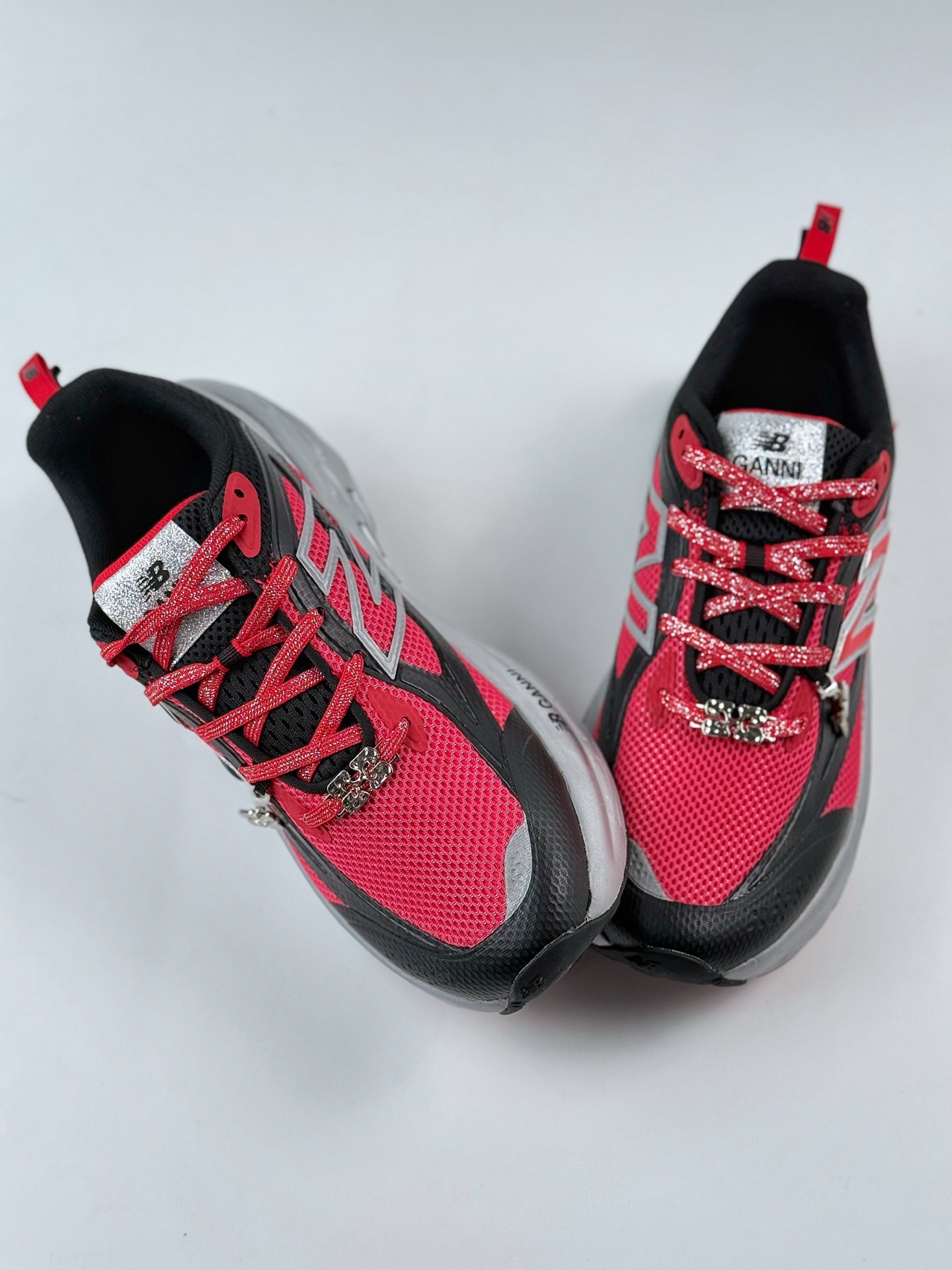 220 New Balance NB Fresh Foam Evoz 舒适耐磨低帮跑步鞋 UTRNGN