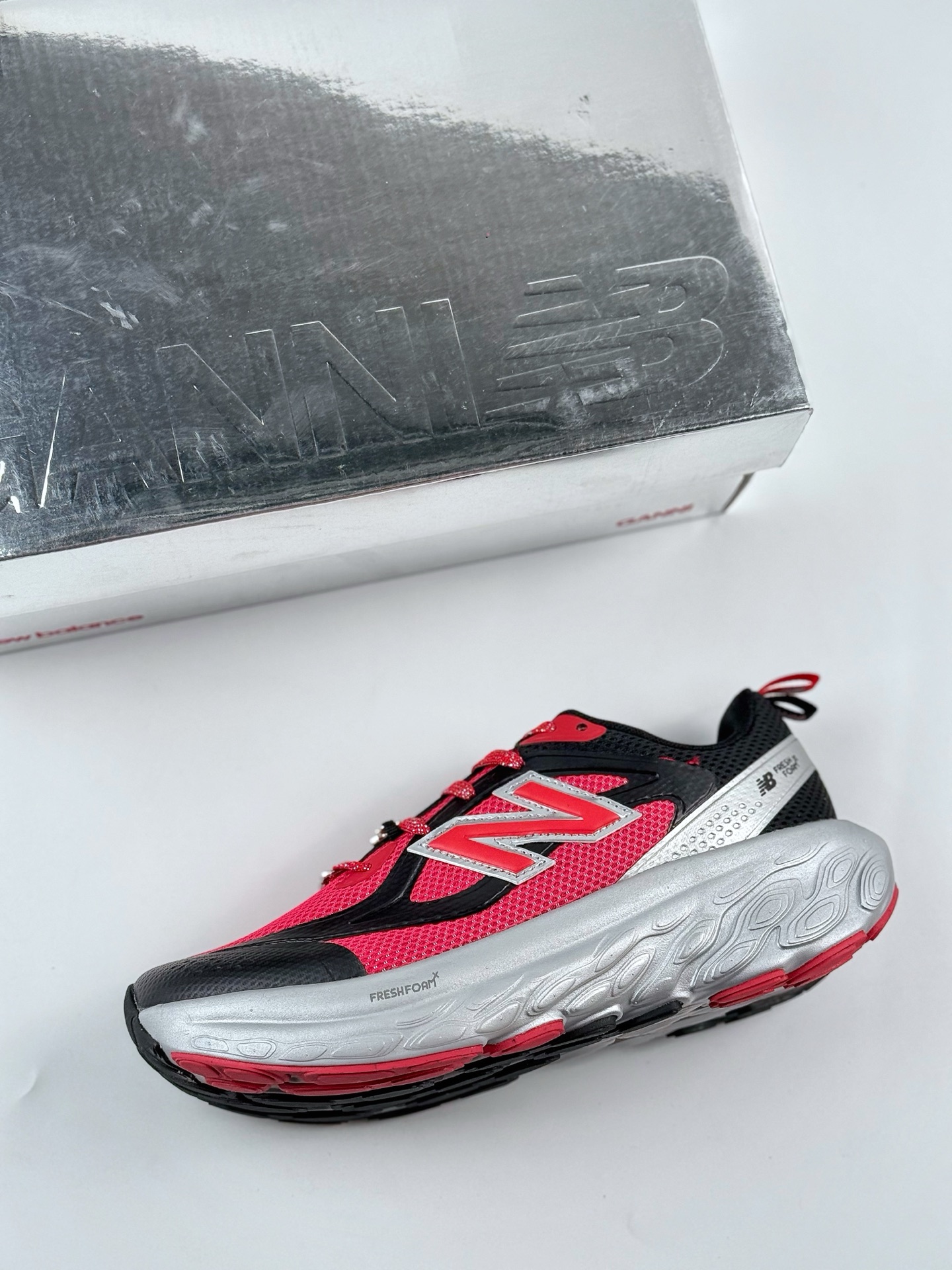 220 New Balance NB Fresh Foam Evoz 舒适耐磨低帮跑步鞋 UTRNGN