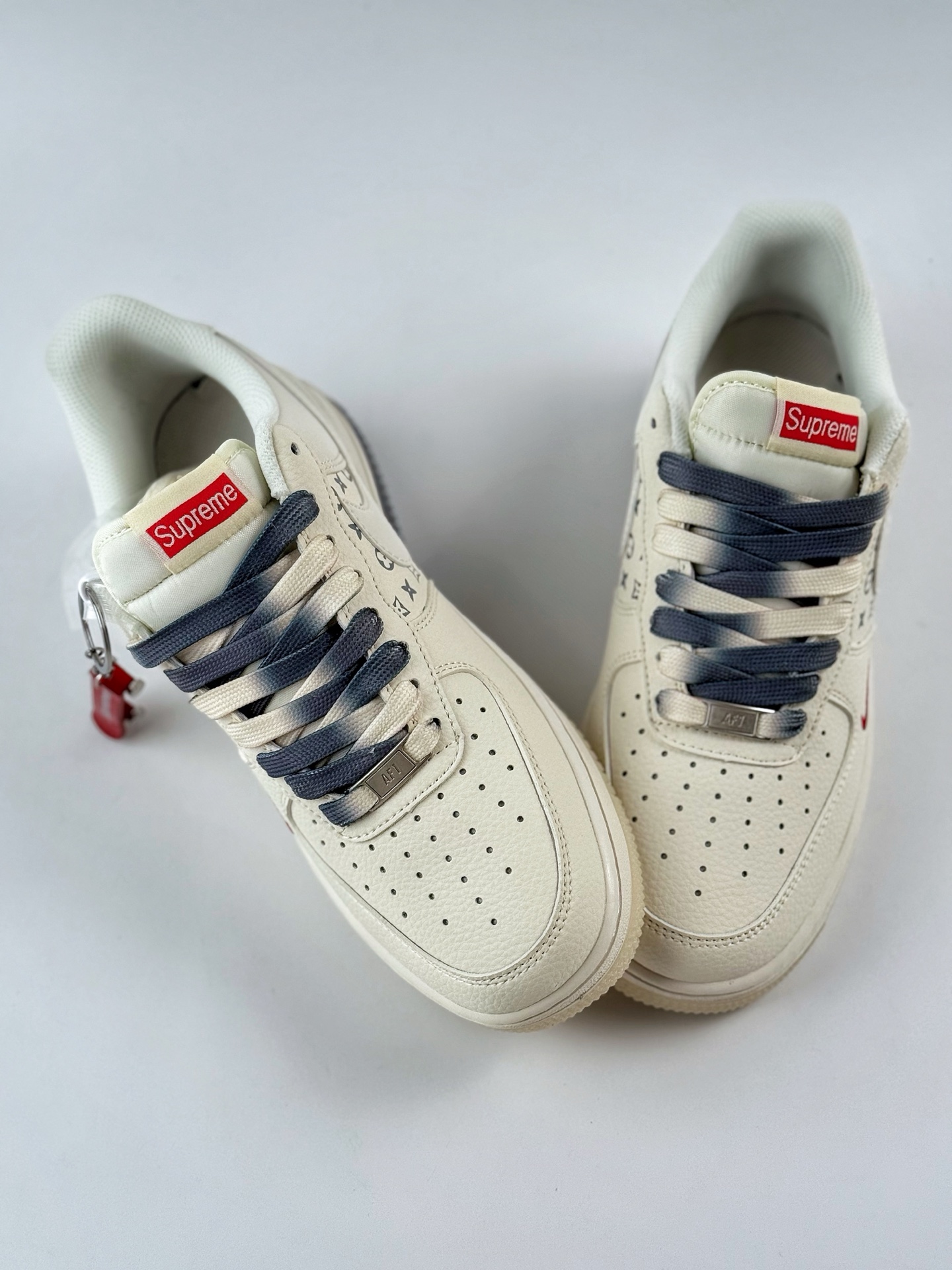 260 Nike Air Force 1 Low 07 x Supreme 白灰红三小钩 HH7518-077