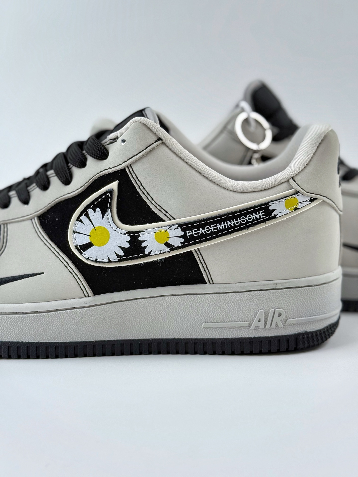260 Nike Air Force 1 Low 07 x Peaceminusone 雏菊灰黑小钩 DF0188-055