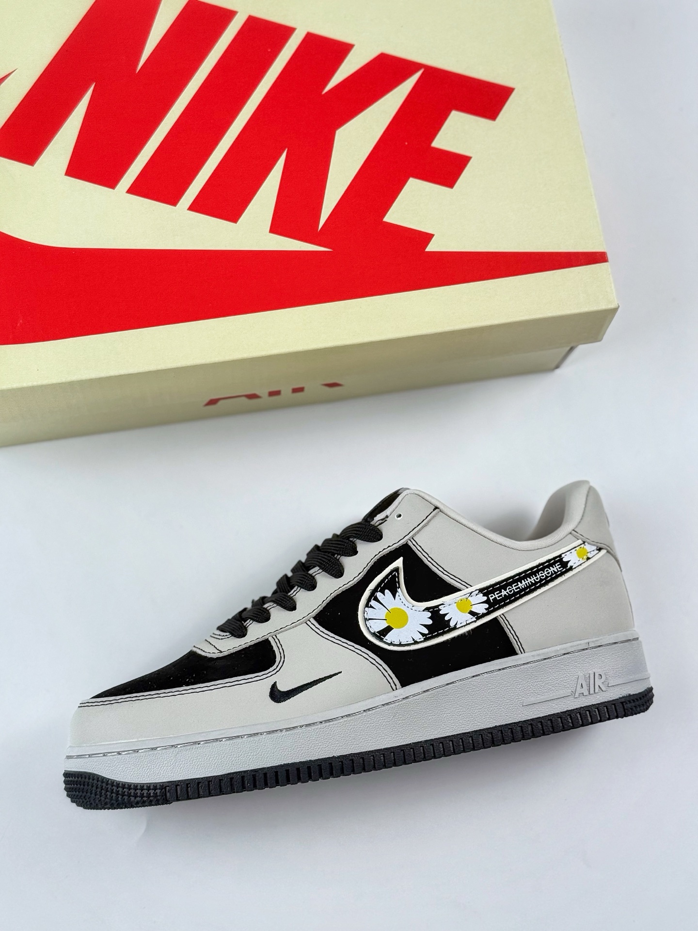 260 Nike Air Force 1 Low 07 x Peaceminusone 雏菊灰黑小钩 DF0188-055
