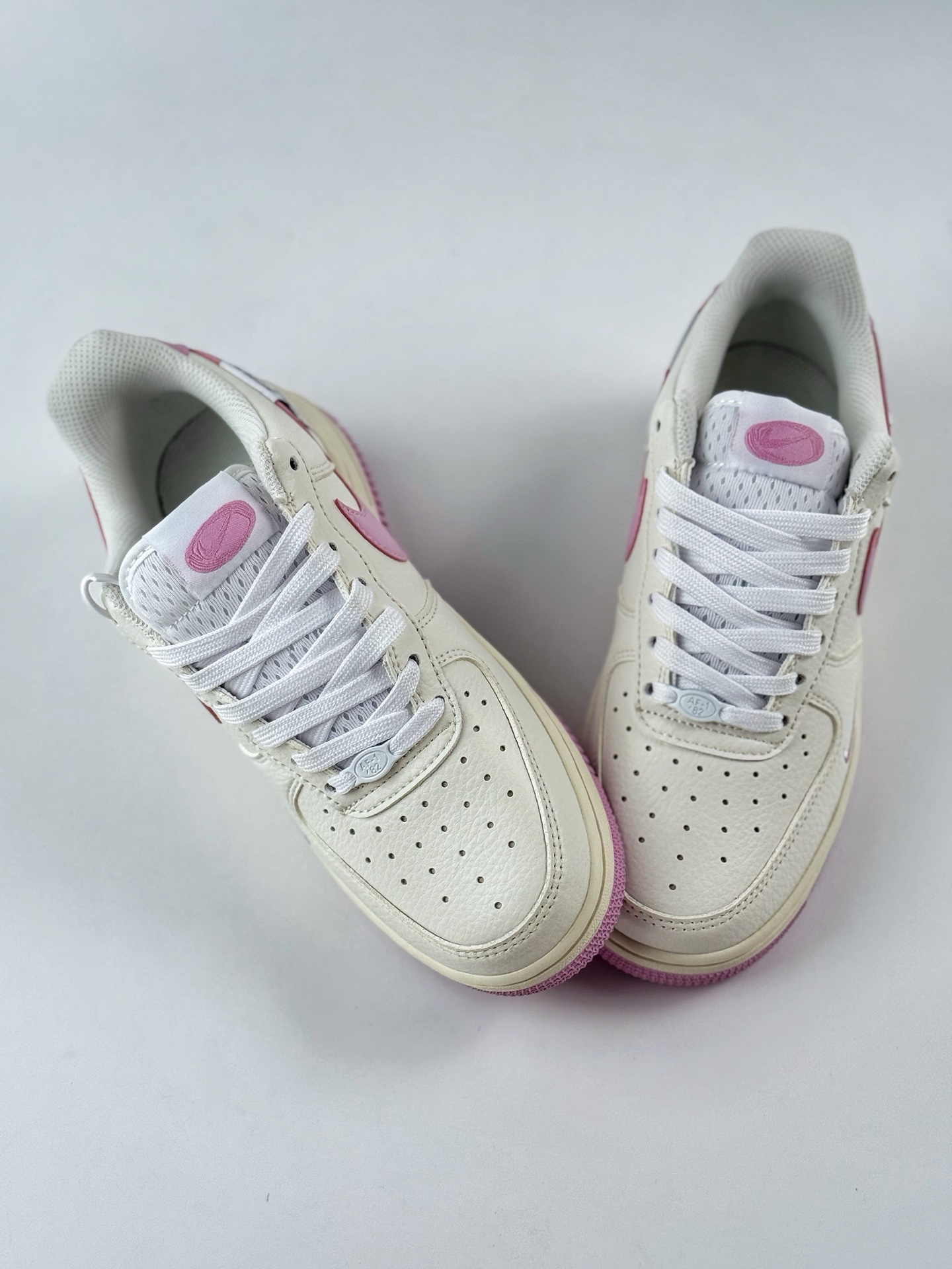 220 Nike Air Force 1 Low 07 白粉小钩 CW2288-111
