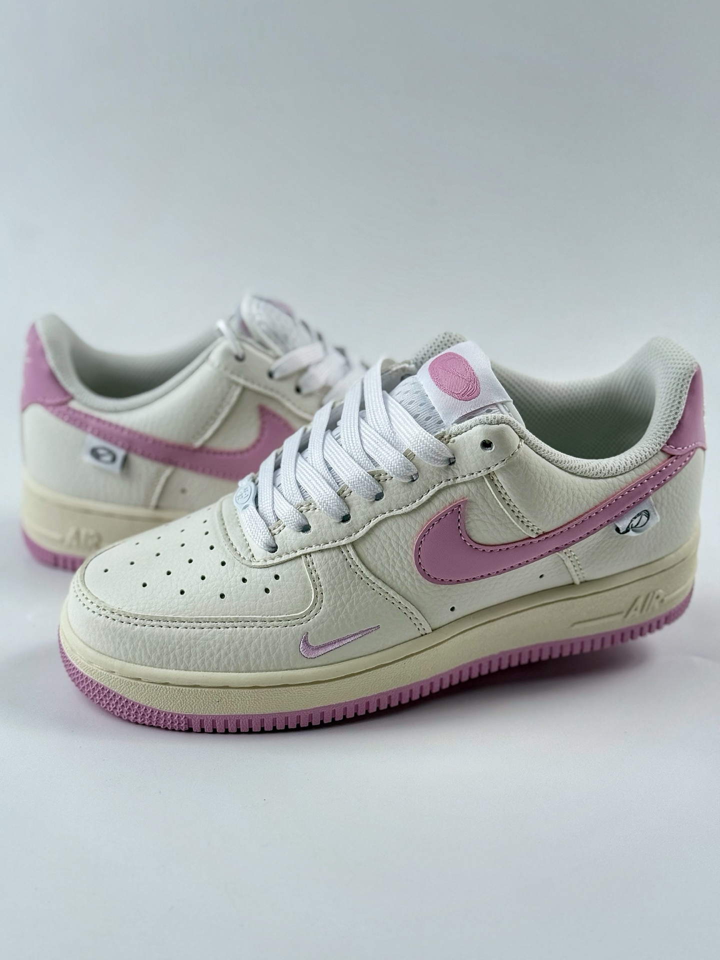 220 Nike Air Force 1 Low 07 白粉小钩 CW2288-111