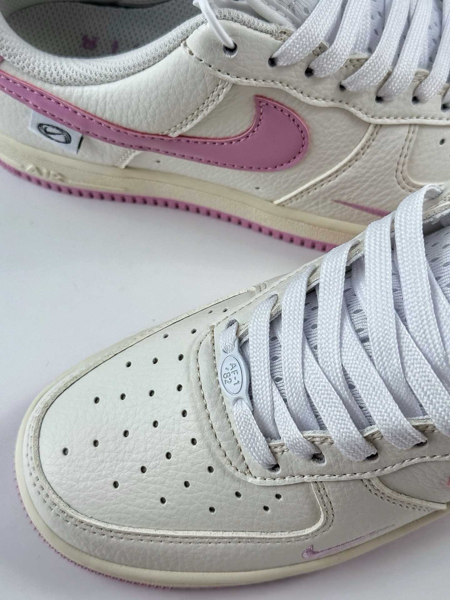 220 Nike Air Force 1 Low 07 白粉小钩 CW2288-111