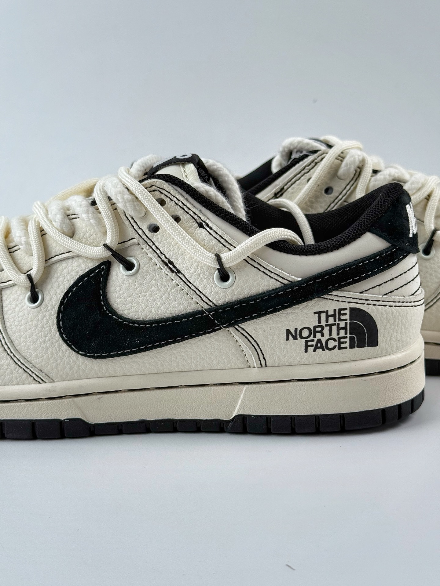 300 Nike SB Dunk Low x The North Face x CDG 白黑绑带 YX5066-286