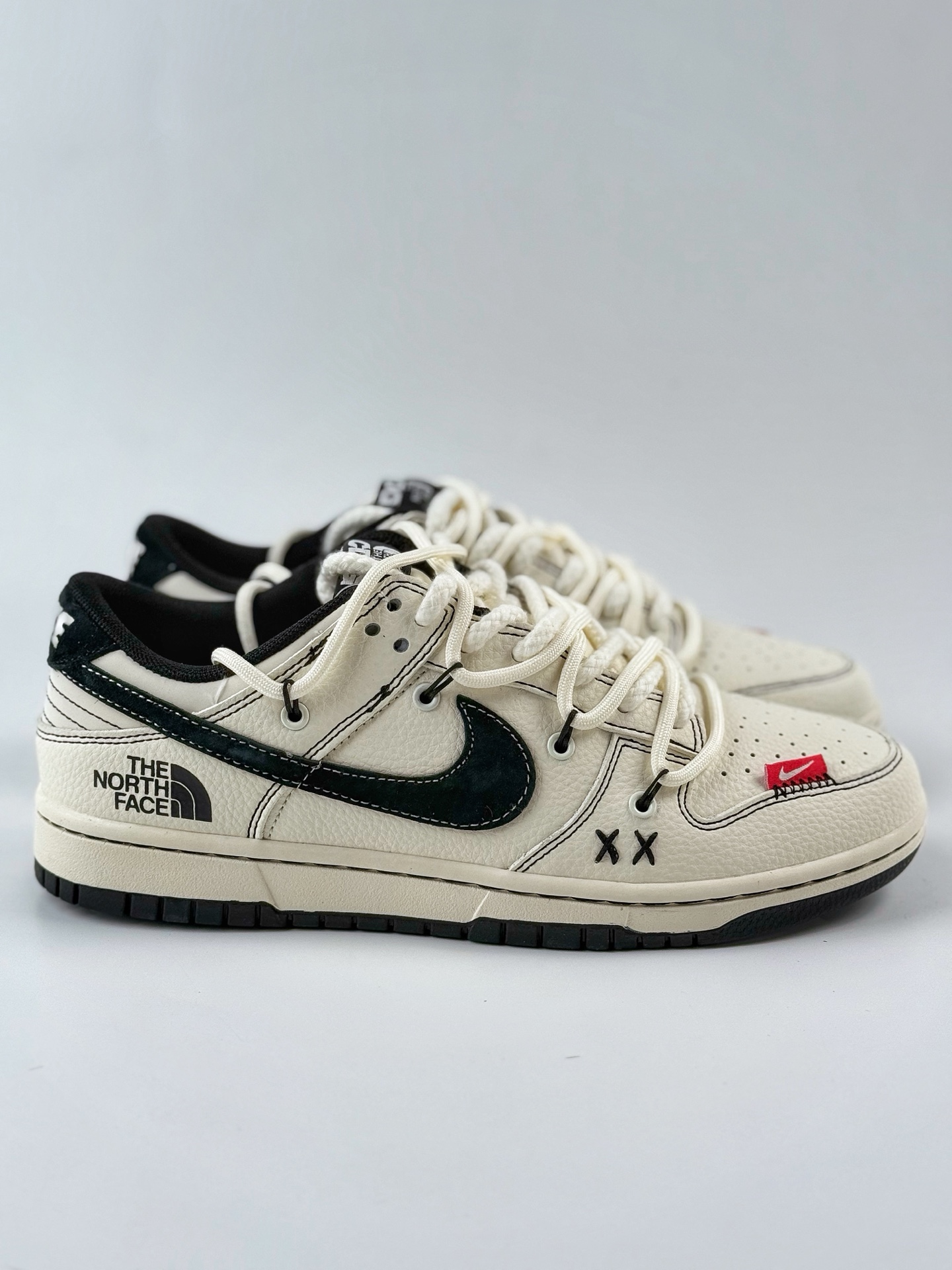 300 Nike SB Dunk Low x The North Face x CDG 白黑绑带 YX5066-286