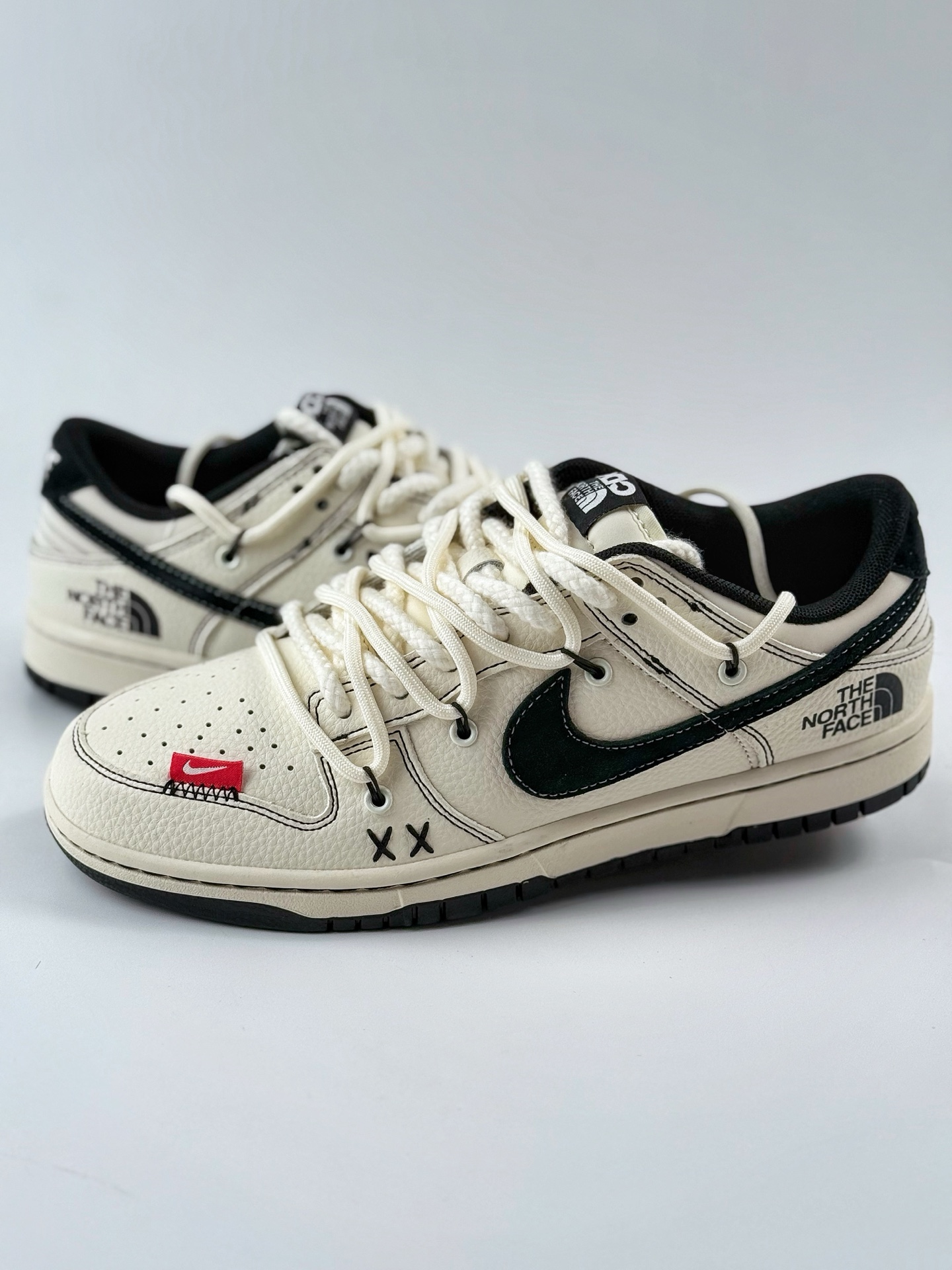 300 Nike SB Dunk Low x The North Face x CDG 白黑绑带 YX5066-286