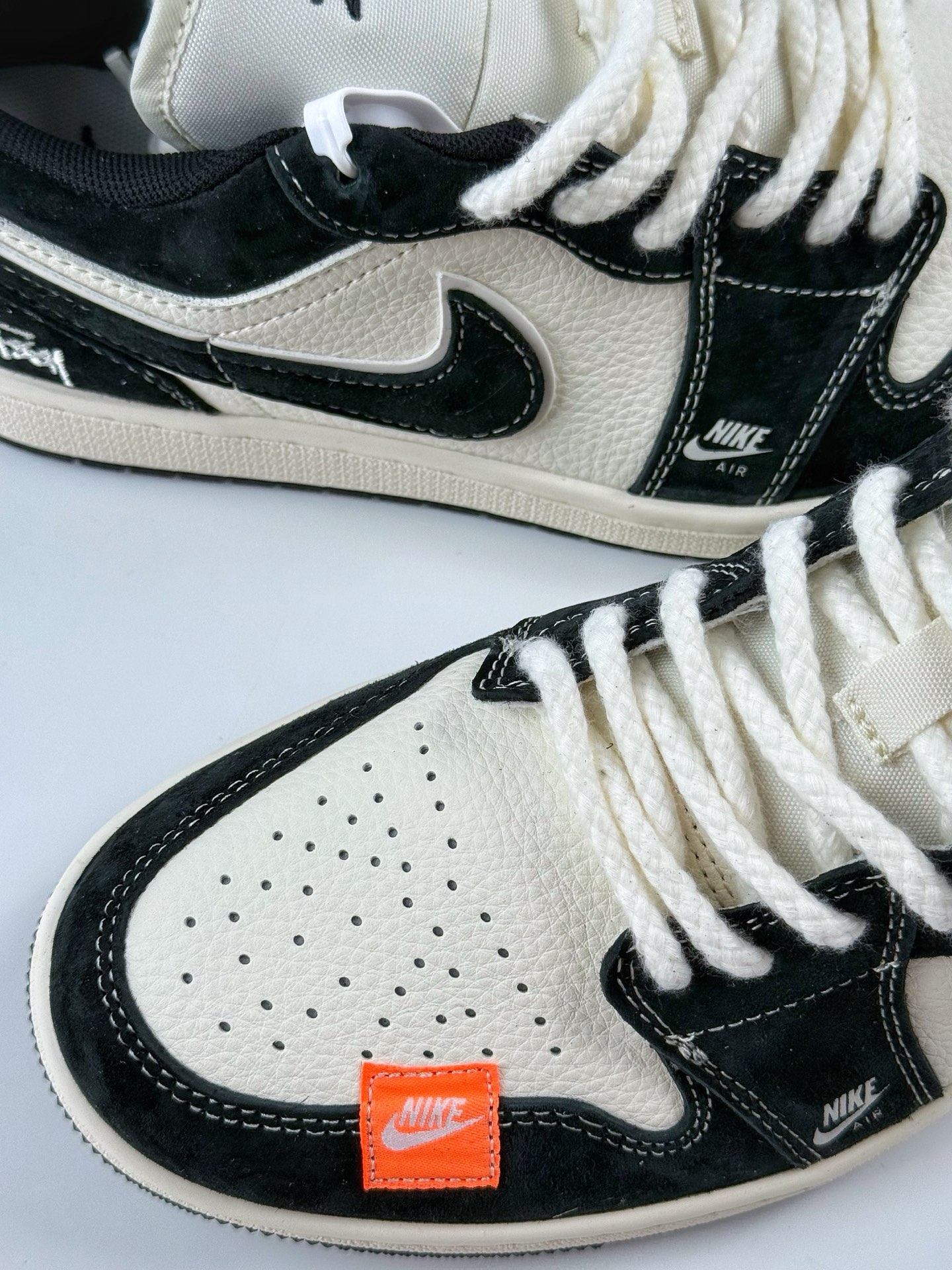 280 Air Jordan 1 Retro Low x Stussy 黑白布贴麻绳 YX5066-302