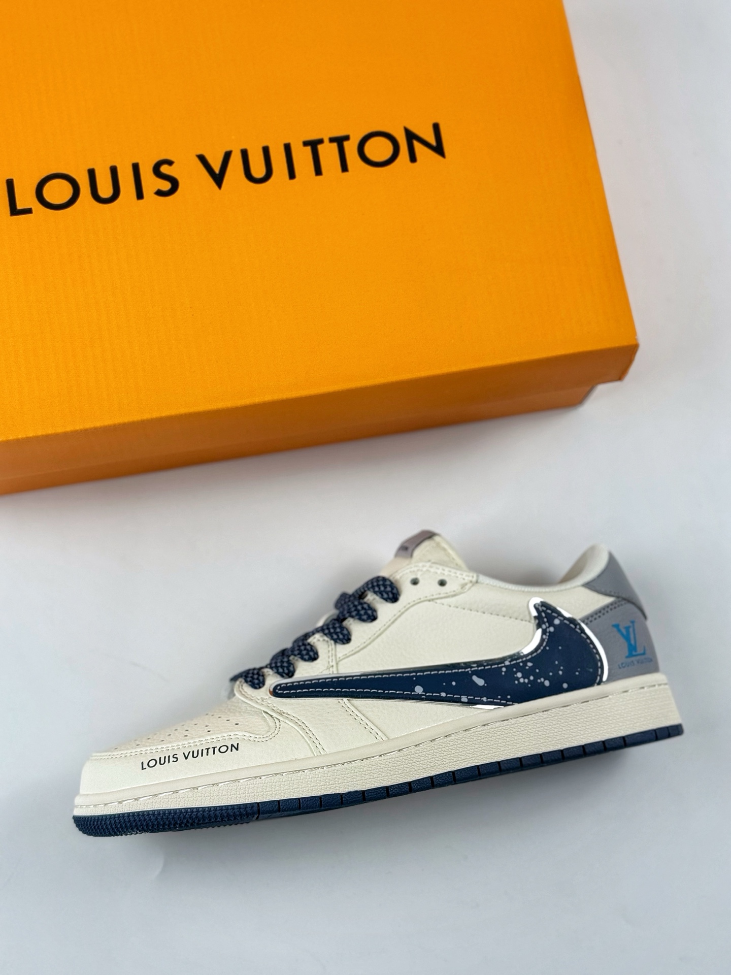 280 Travis Scott x Nike Air Jordan 1 Low x Louis Vuitton Air Jordan 1 Low 反转白灰蓝满天星倒钩 ZH2598-242