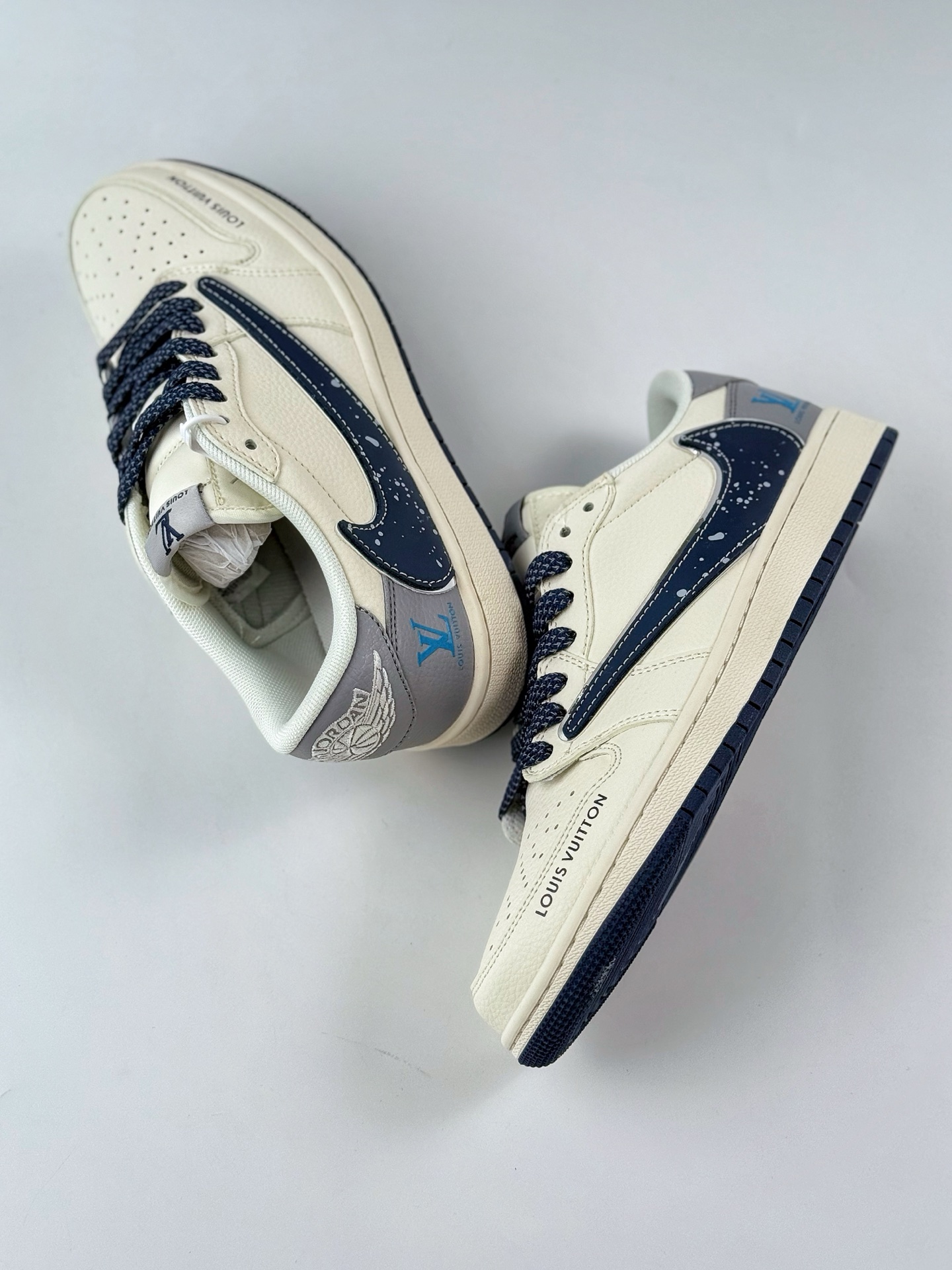 280 Travis Scott x Nike Air Jordan 1 Low x Louis Vuitton Air Jordan 1 Low 反转白灰蓝满天星倒钩 ZH2598-242