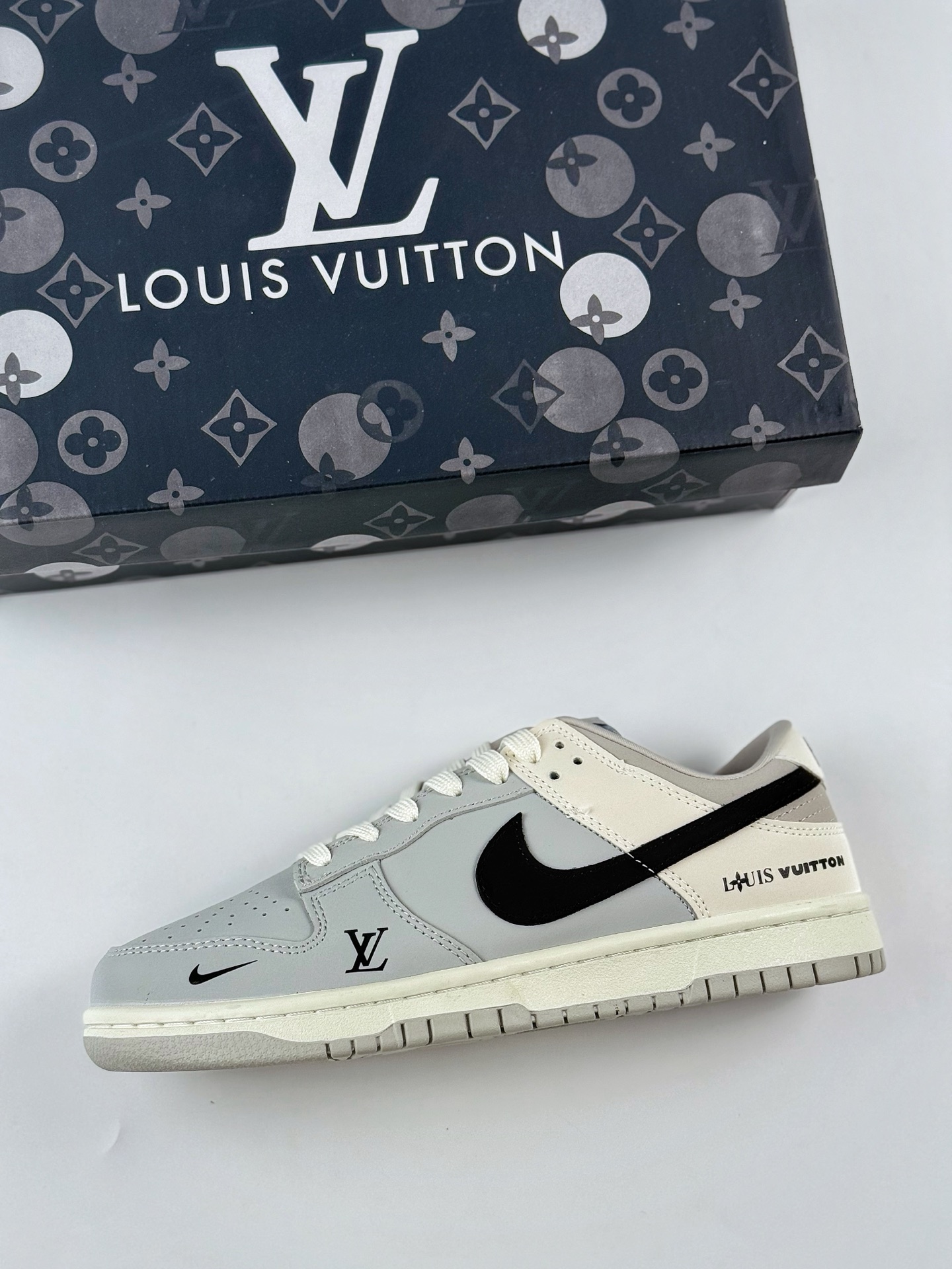 240 Nike SB Dunk Low x Louis Vuitton 灰黑小钩 XY2026-153