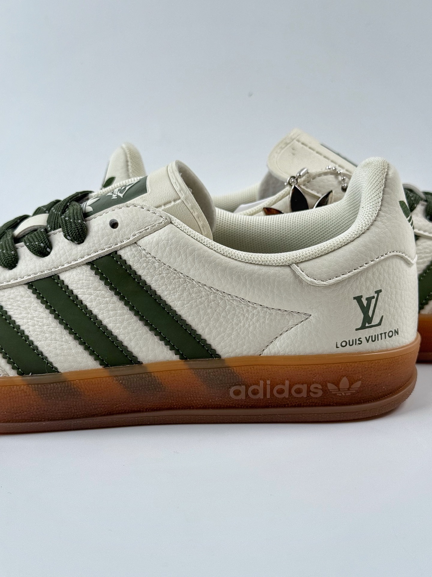 240 adidas originals Samba x Louis Vuitton 米白绿生胶满天星 DM1234-001