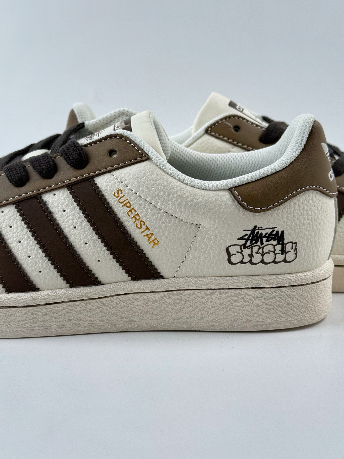 220 AD Originals Superstar x Stussy 白黑棕 HD2205