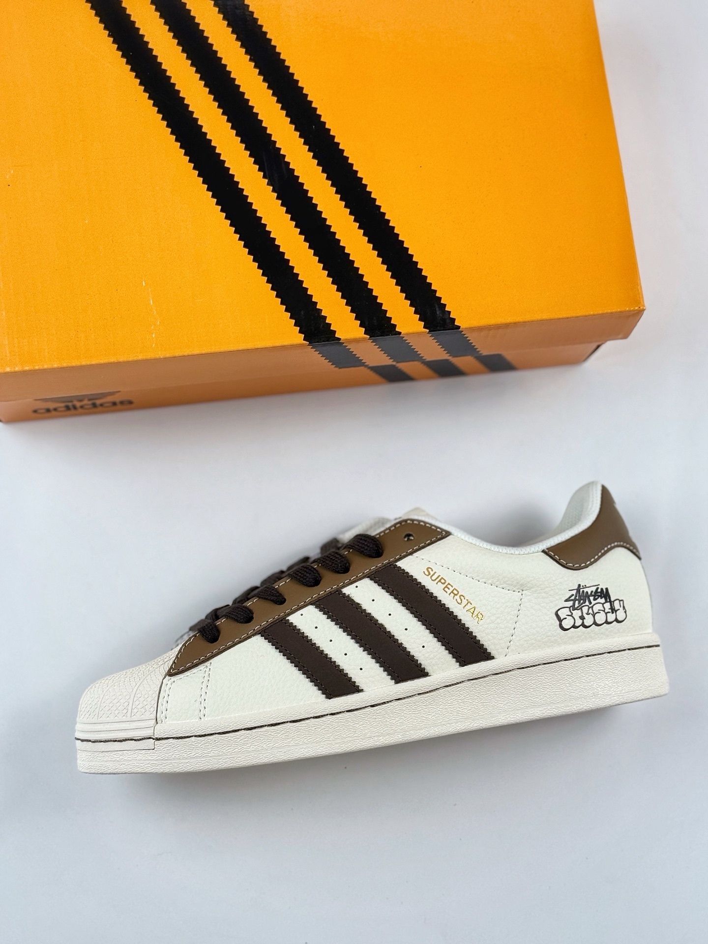 220 AD Originals Superstar x Stussy 白黑棕 HD2205