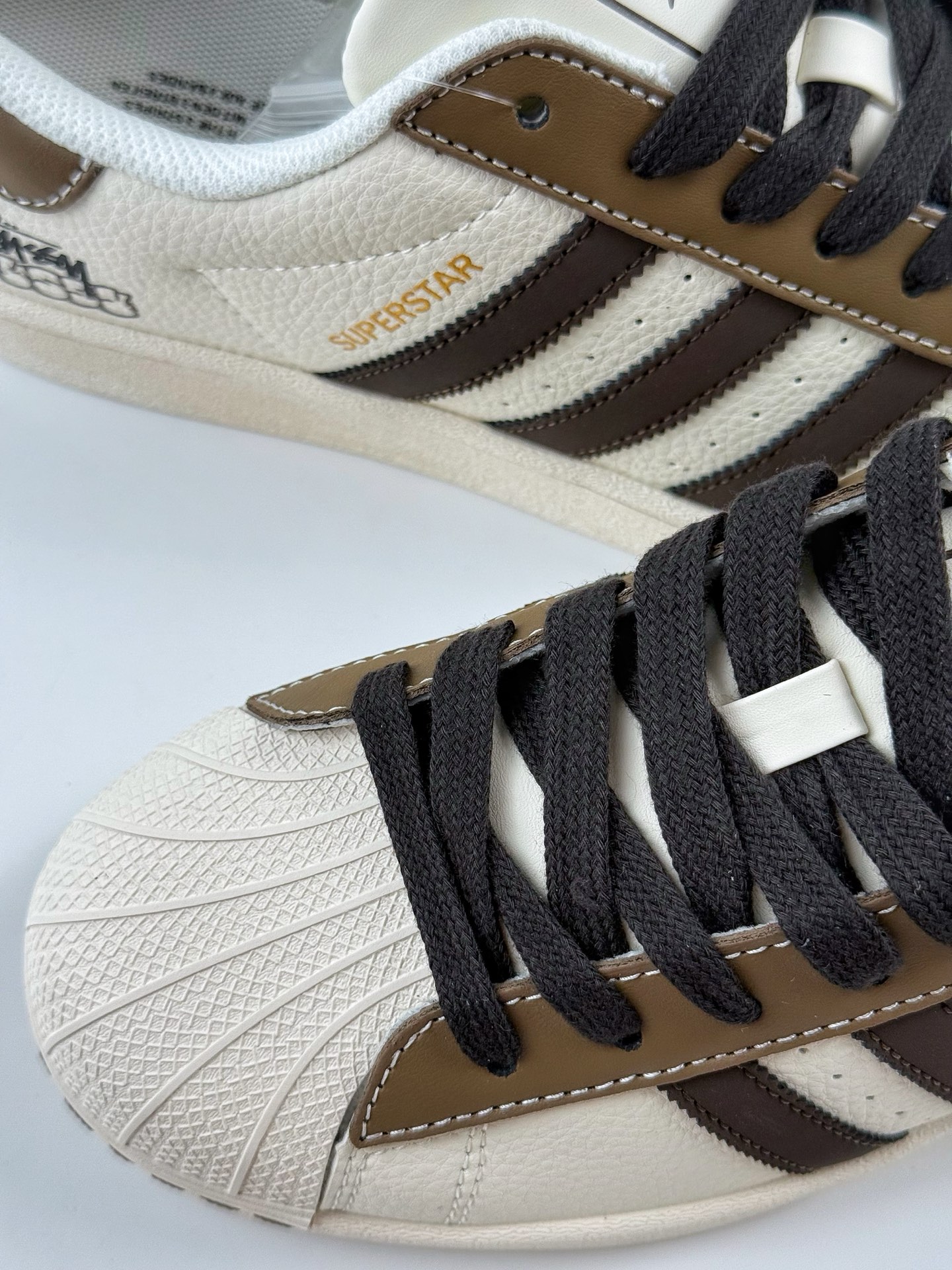 220 AD Originals Superstar x Stussy 白黑棕 HD2205