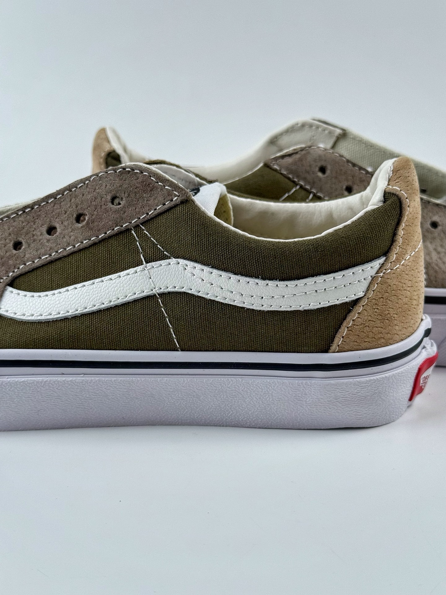 140 VANS范斯Sk8-Low 2022夏季新款 复古棕绿拼接低帮情侣运动休闲帆布鞋滑板鞋 VN0A4UUKB7