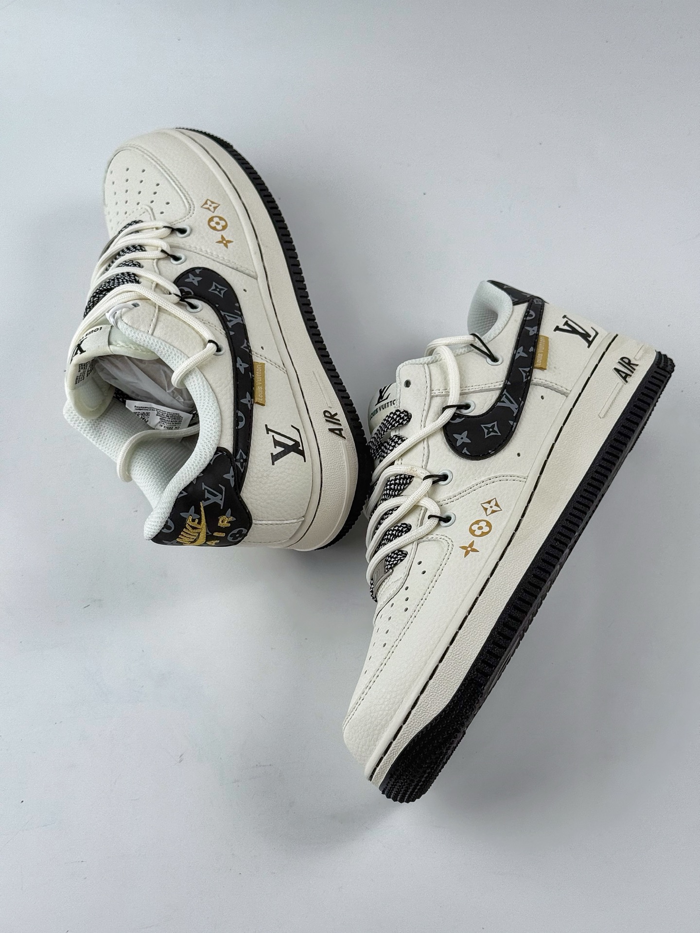 260 Nike Air Force 1 Low 07 x Louis Vuitton 白黑绑带满天星 DM6868-061