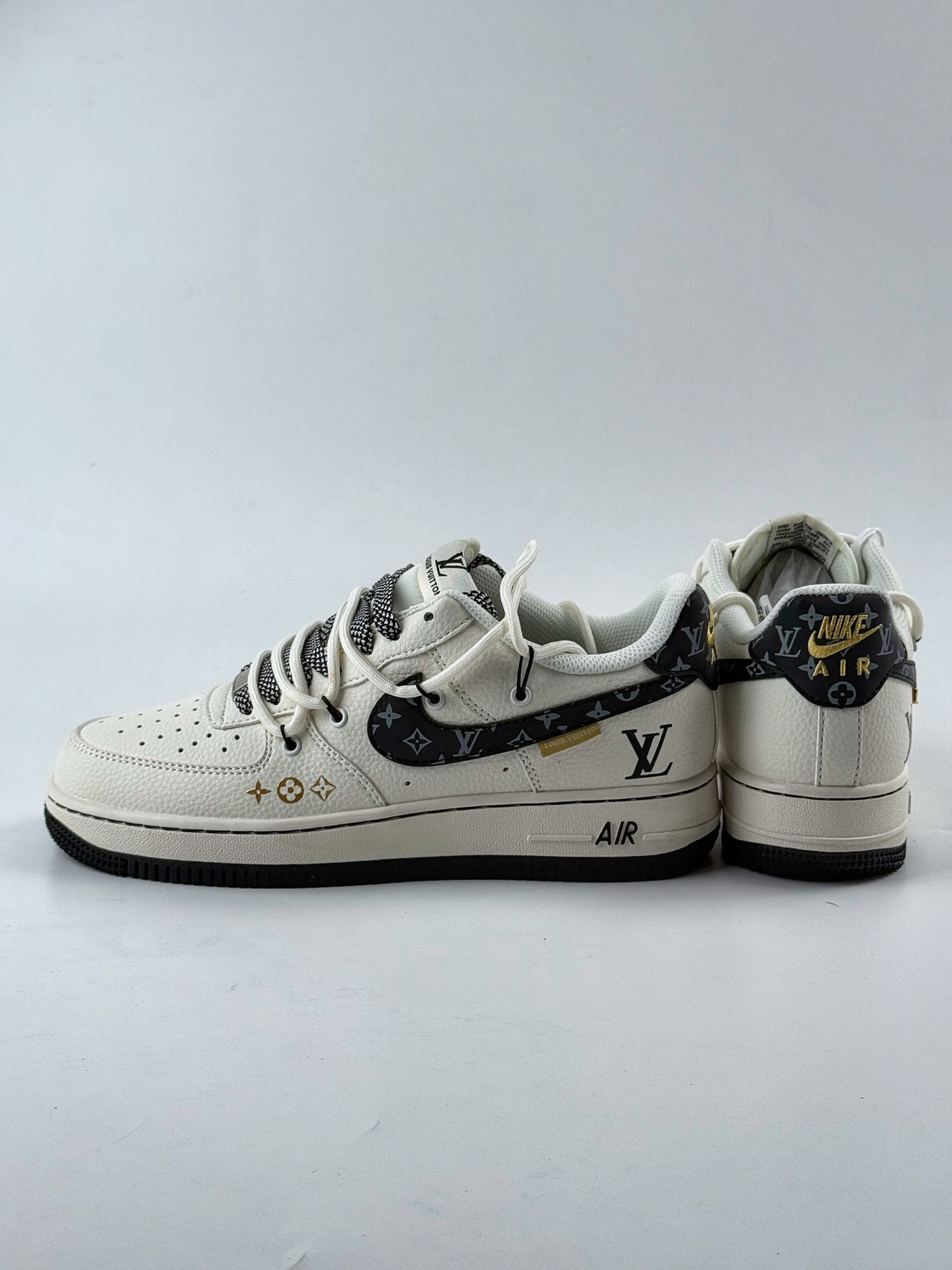260 Nike Air Force 1 Low 07 x Louis Vuitton 白黑绑带满天星 DM6868-061