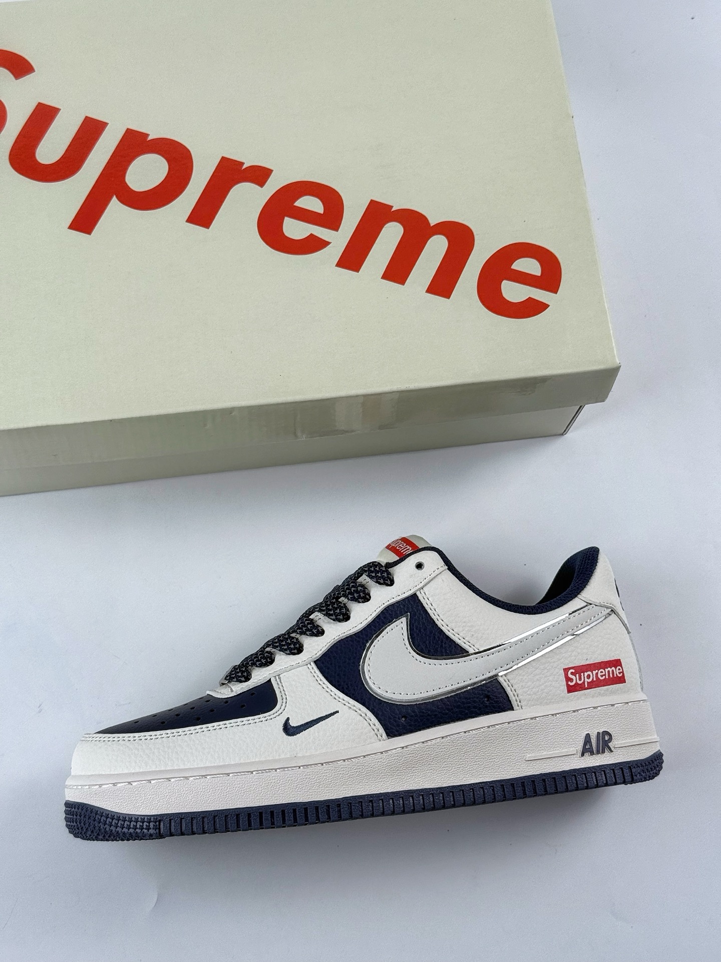260 Nike Air Force 1 Low 07 x Supreme 白蓝小钩满天星 HH7518-057