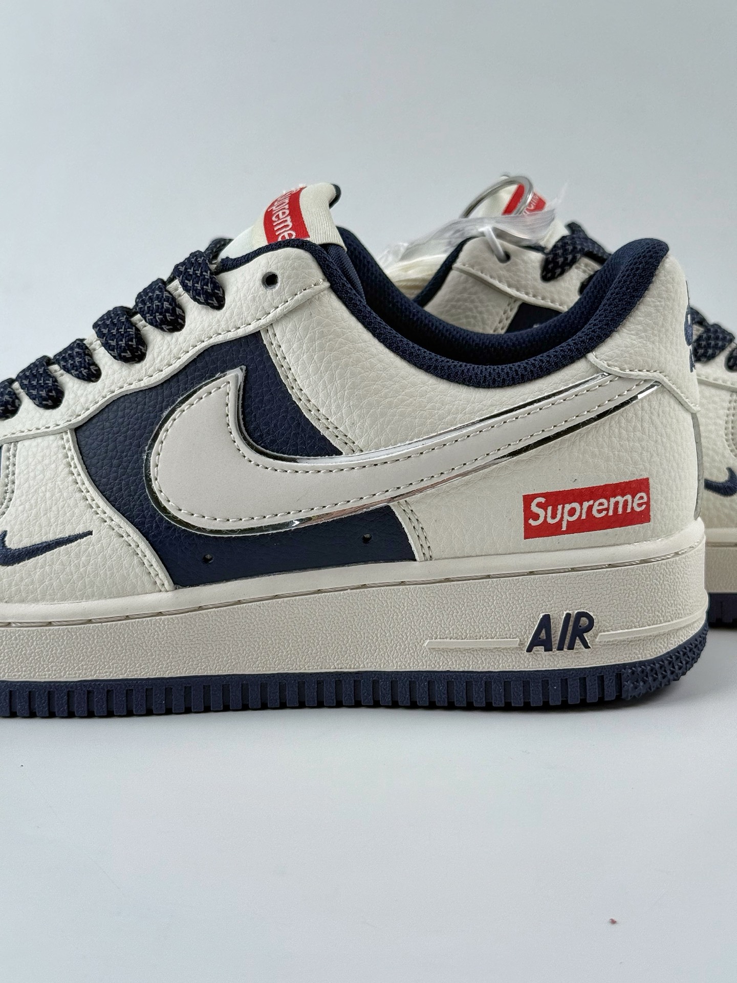 260 Nike Air Force 1 Low 07 x Supreme 白蓝小钩满天星 HH7518-057