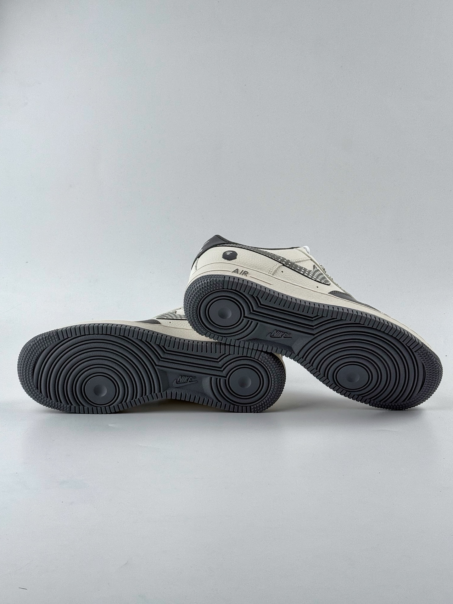 260 Nike Air Force 1 Low 07 x BAPE 白灰满天星 XS1958-570