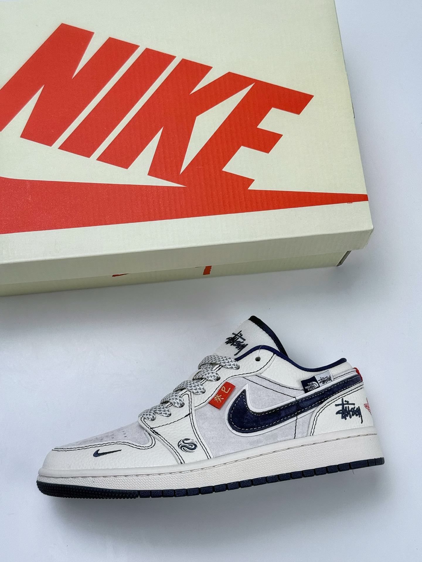 280 Air Jordan 1 Retro Low x Stussy 蛇年限定 白蓝小钩满天星 YX5066-316