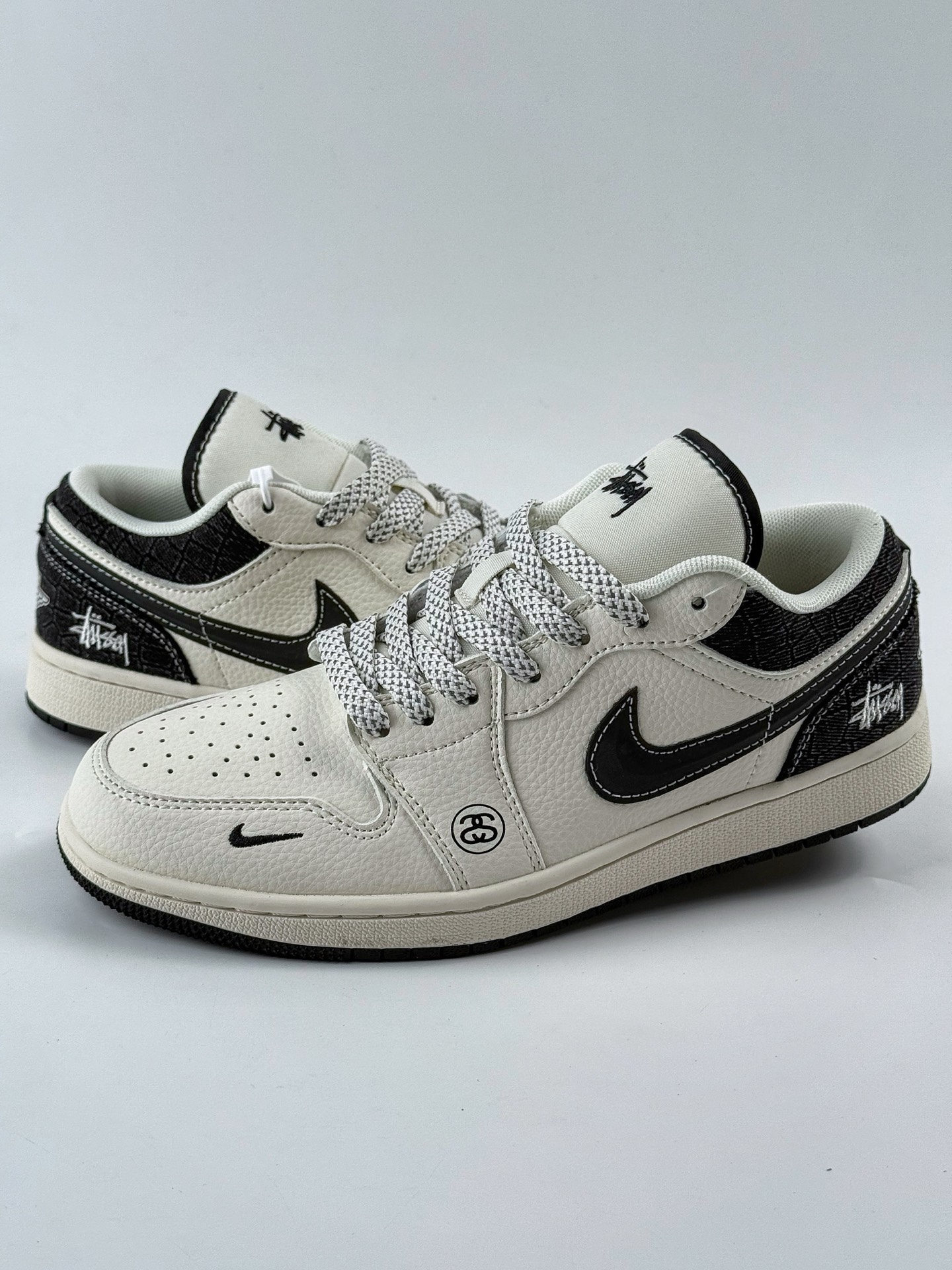 280 Air Jordan 1 Retro Low x Stussy 白黑牛仔布小钩满天星 XS6086-561