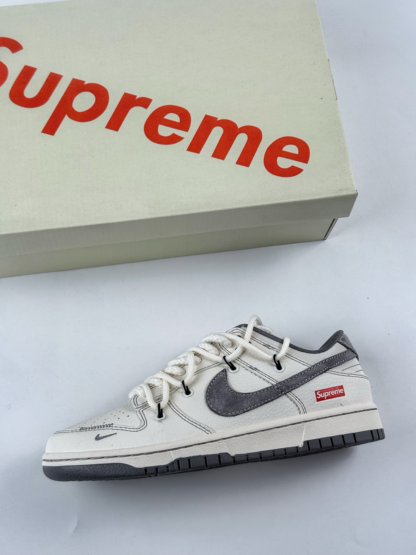300 Nike SB Dunk Low x Supreme 白灰小钩麻绳绑带 YX5066-281