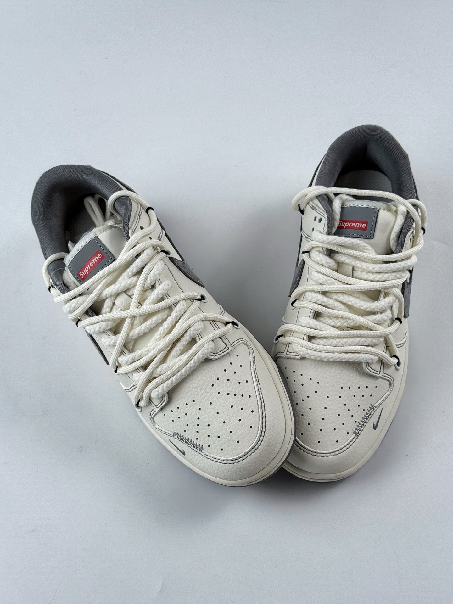 300 Nike SB Dunk Low x Supreme 白灰小钩麻绳绑带 YX5066-281