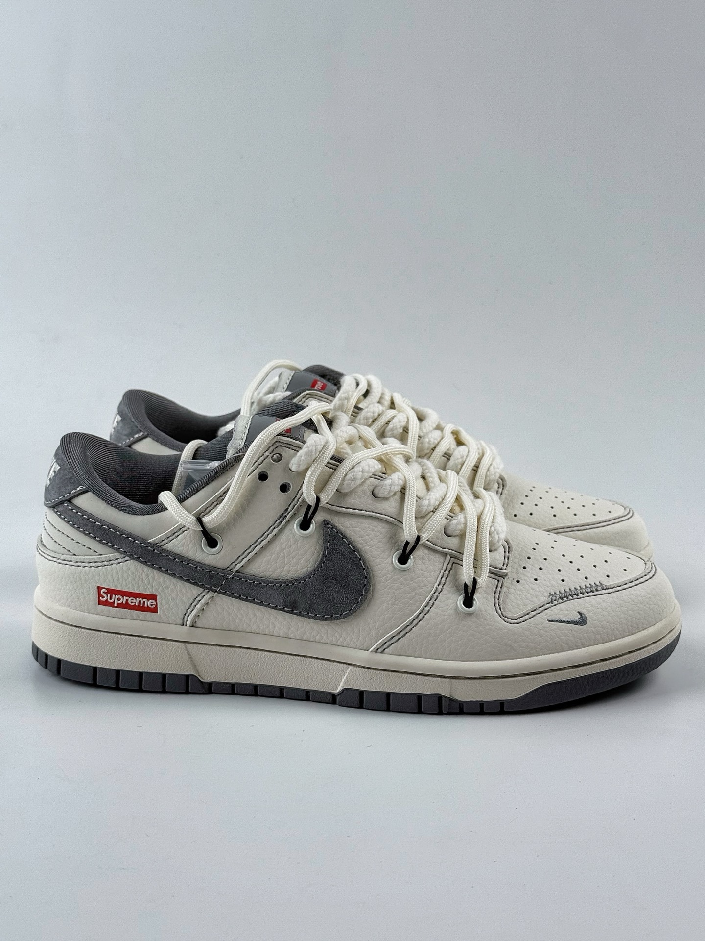 300 Nike SB Dunk Low x Supreme 白灰小钩麻绳绑带 YX5066-281