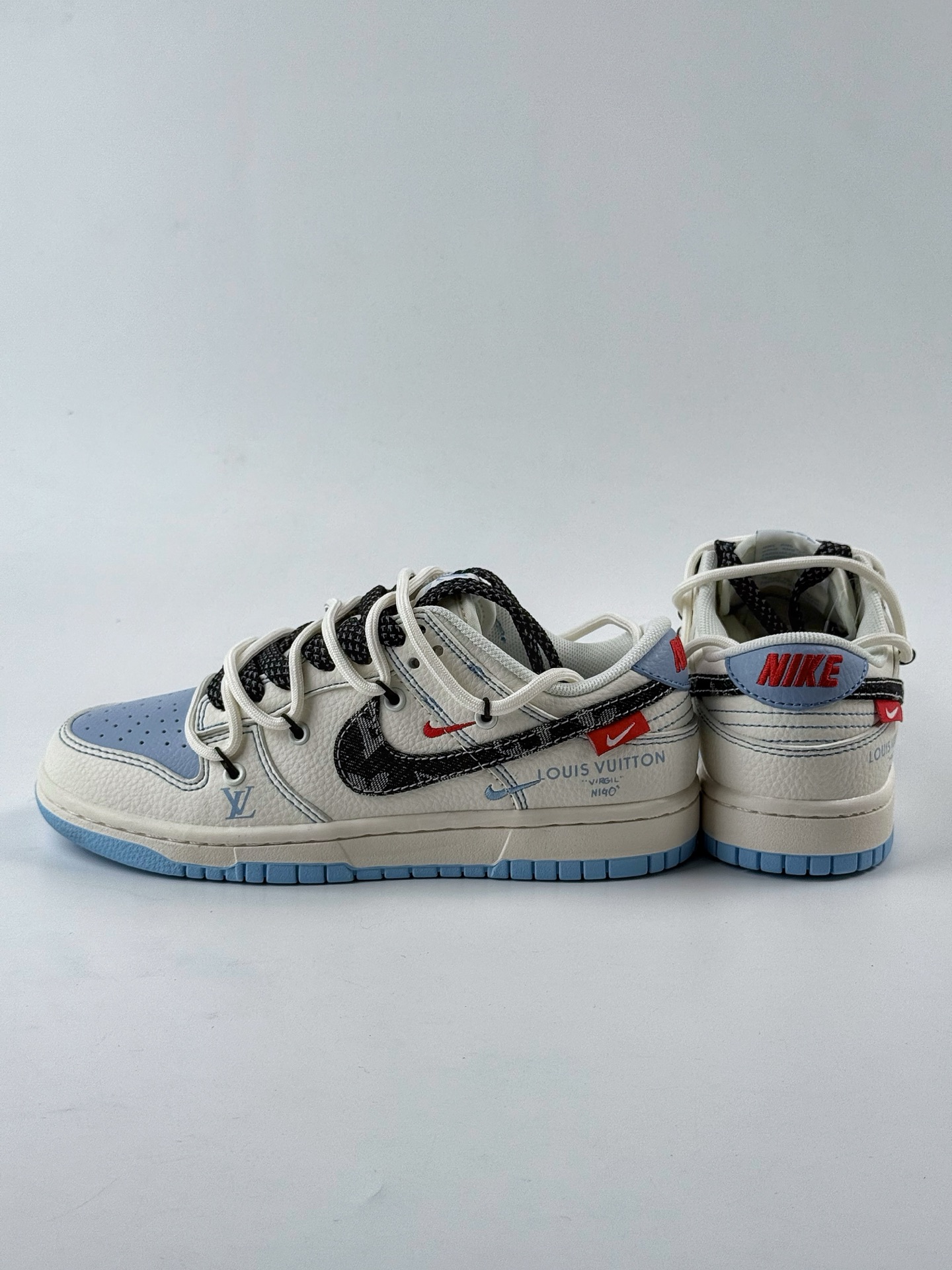 300 Nike SB Dunk Low x Louis Vuitton 白蓝黑双小钩绑带满天星 FC1688-219