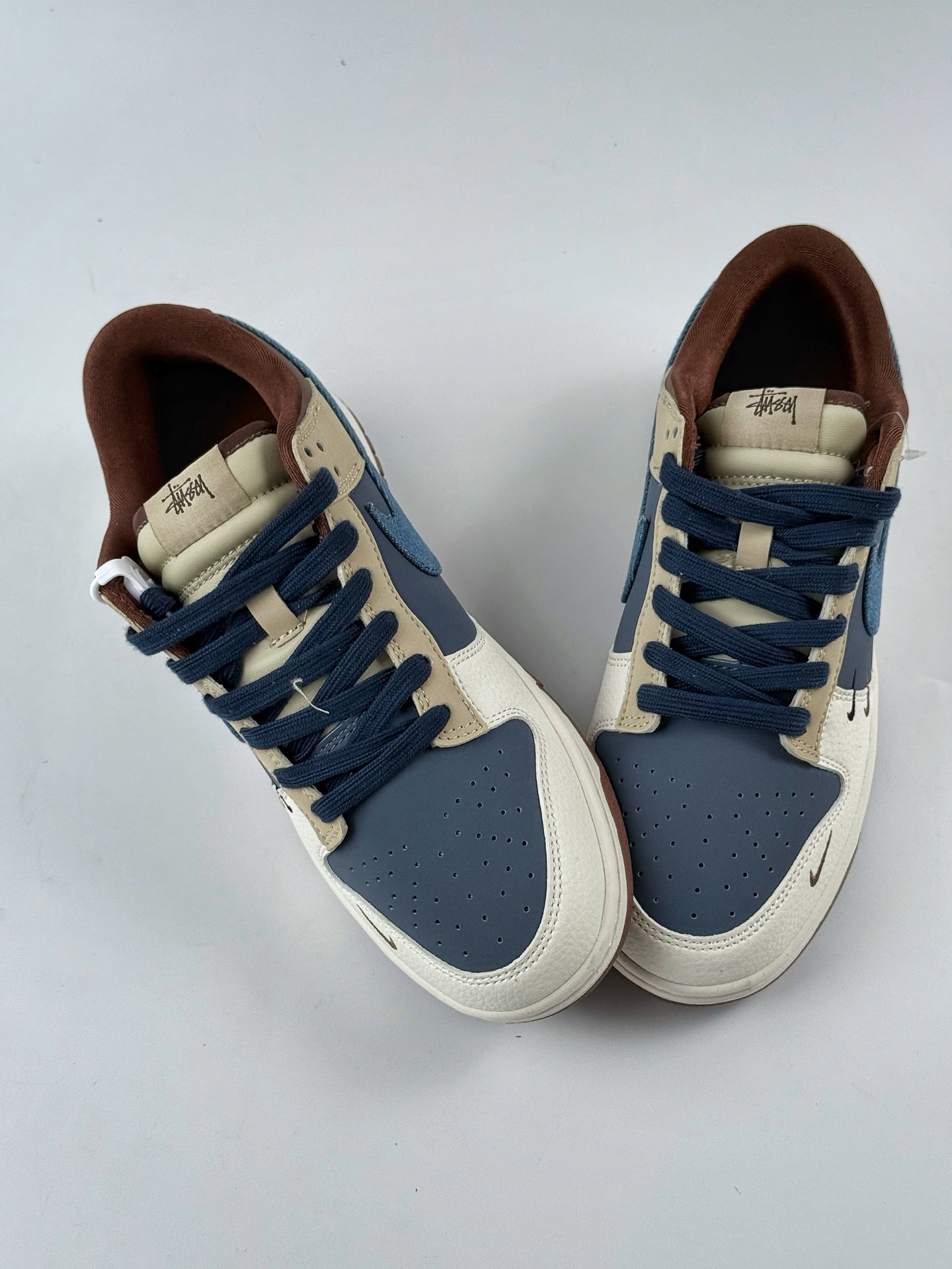 240 Nike SB Dunk Low x Stussy 白蓝棕三小钩 XD1588-209