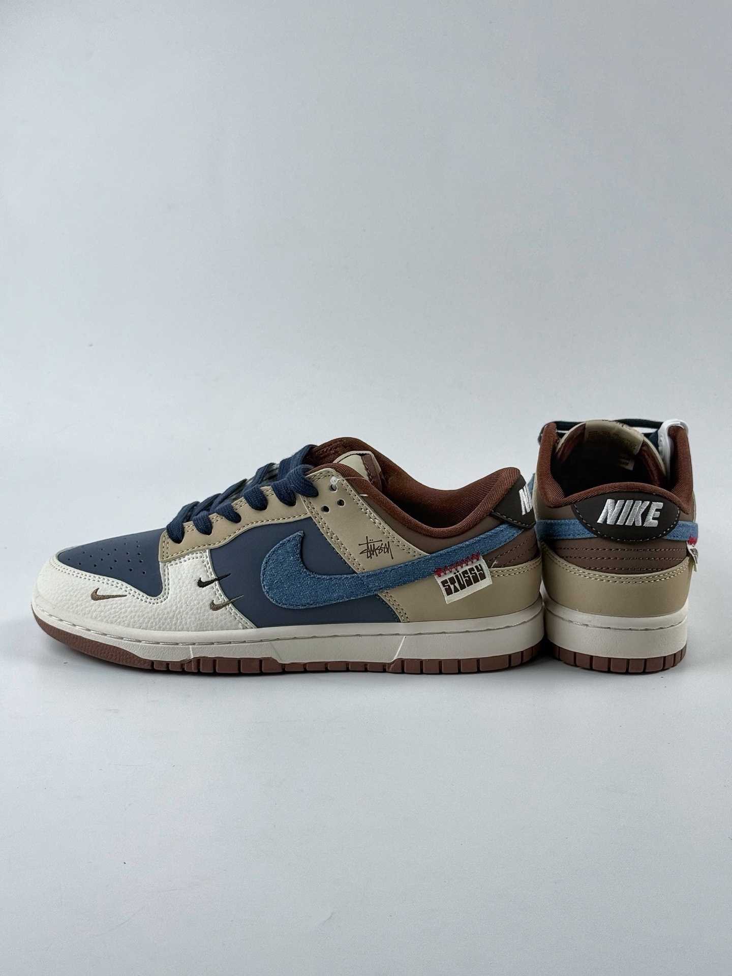 240 Nike SB Dunk Low x Stussy 白蓝棕三小钩 XD1588-209