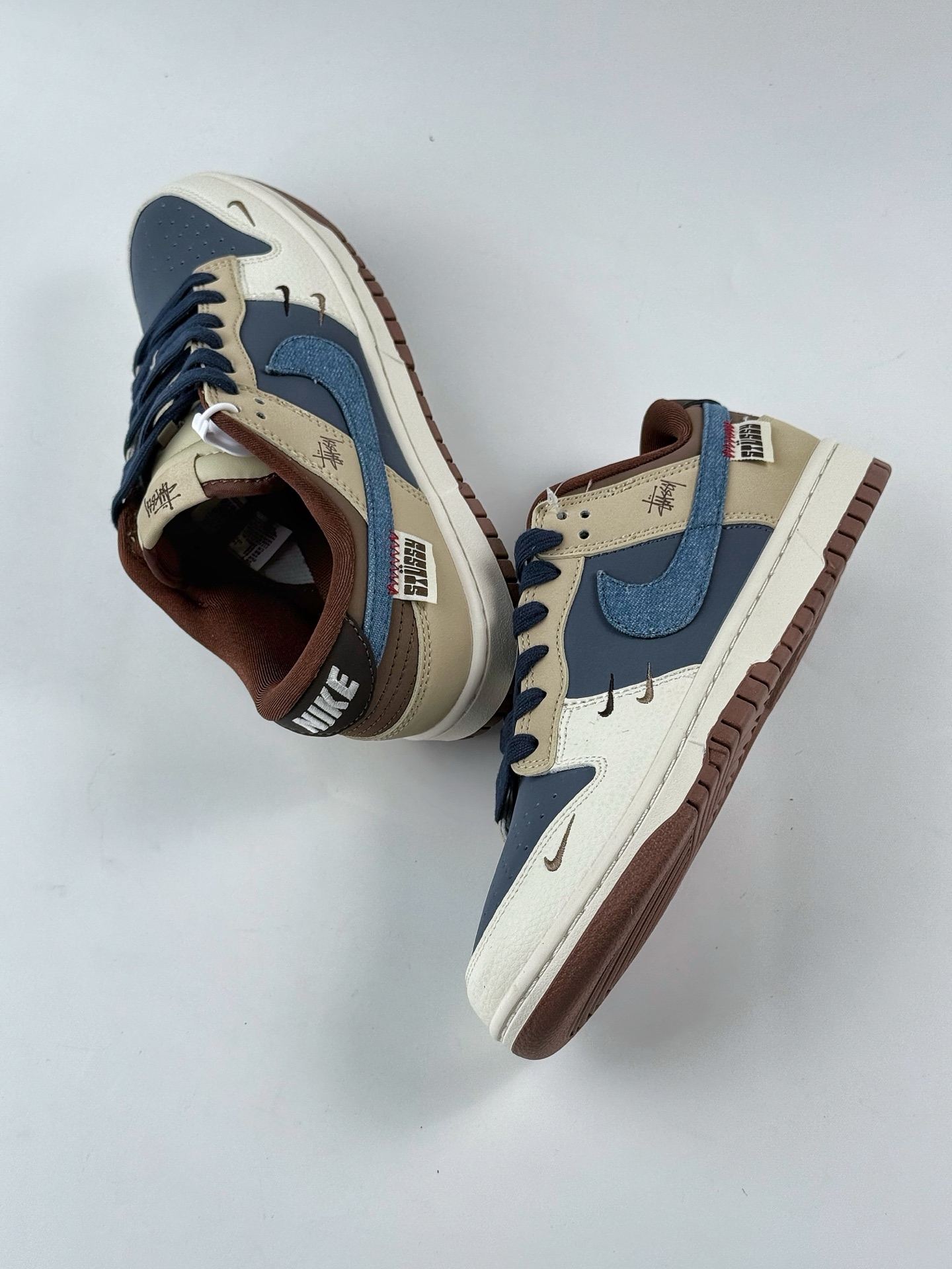 240 Nike SB Dunk Low x Stussy 白蓝棕三小钩 XD1588-209