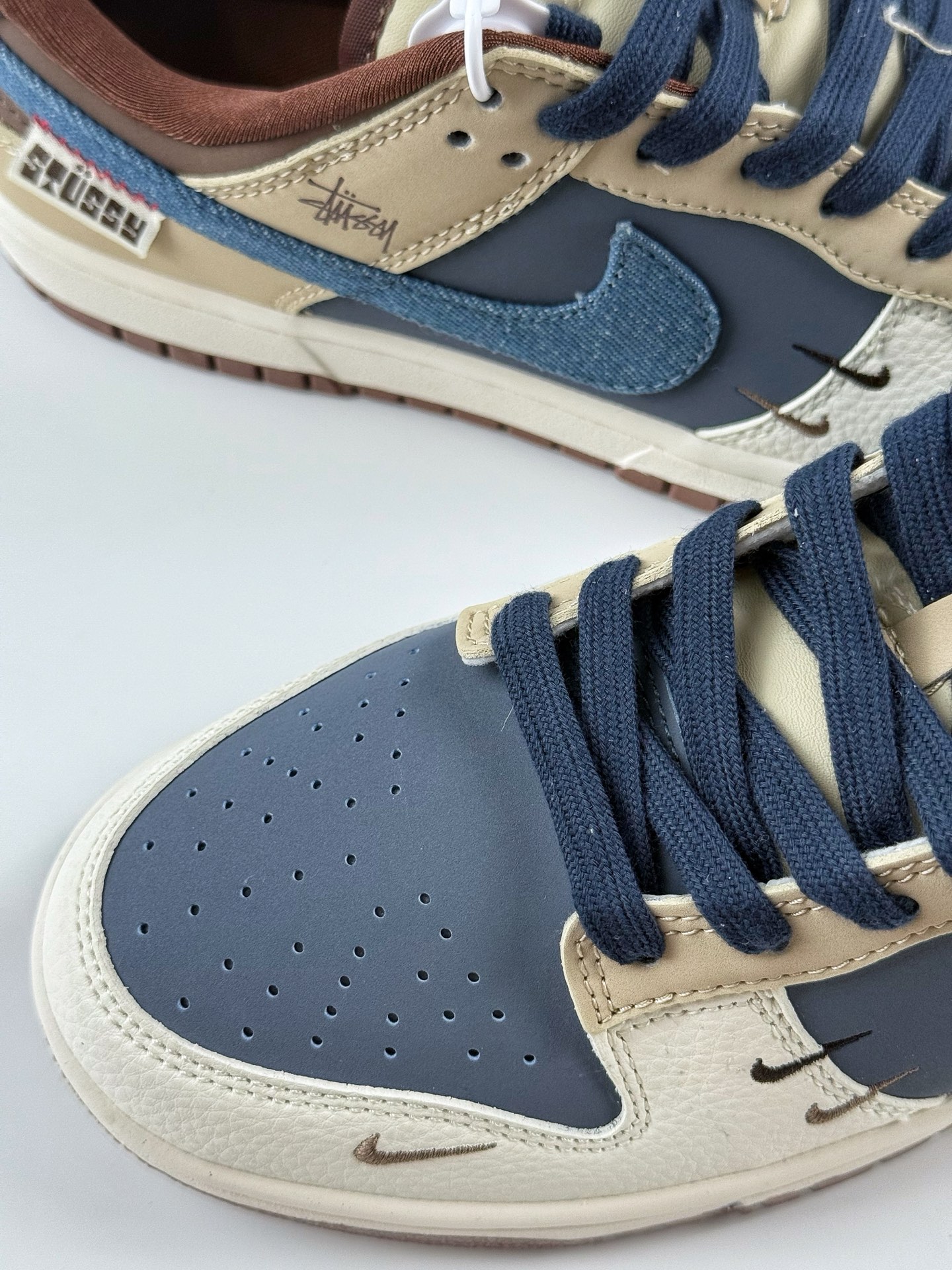 240 Nike SB Dunk Low x Stussy 白蓝棕三小钩 XD1588-209