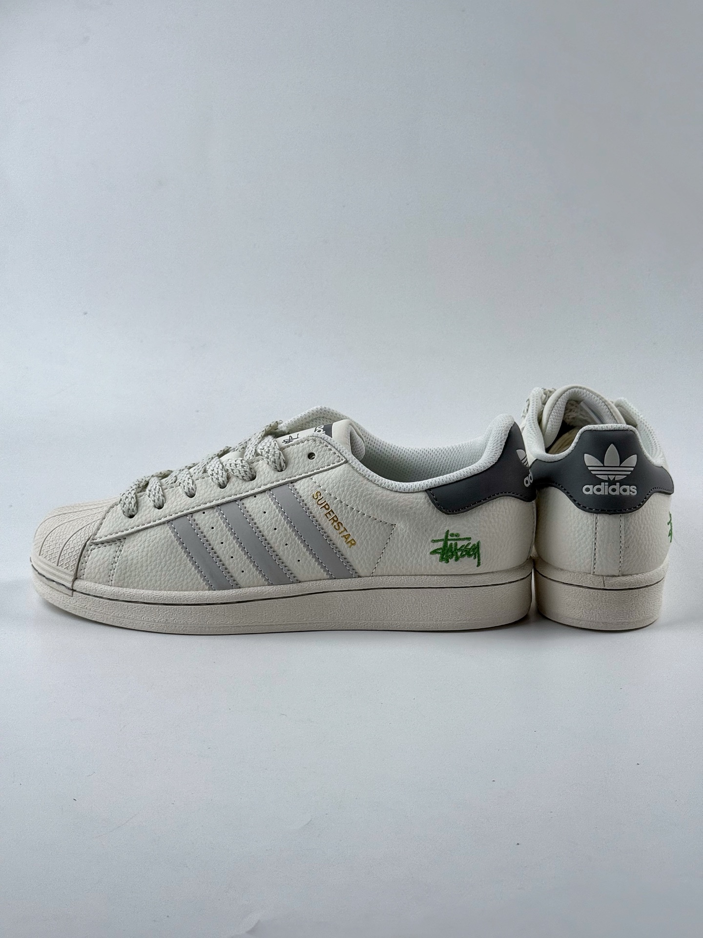 220 AD Originals Superstar x Stussy 白灰黑 HD2211