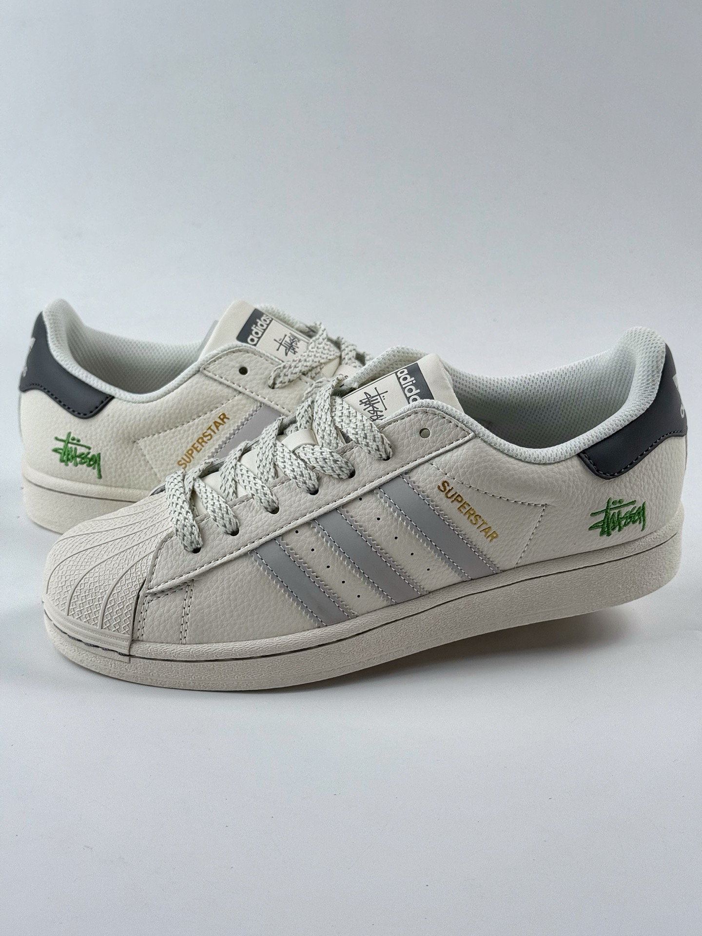 220 AD Originals Superstar x Stussy 白灰黑 HD2211