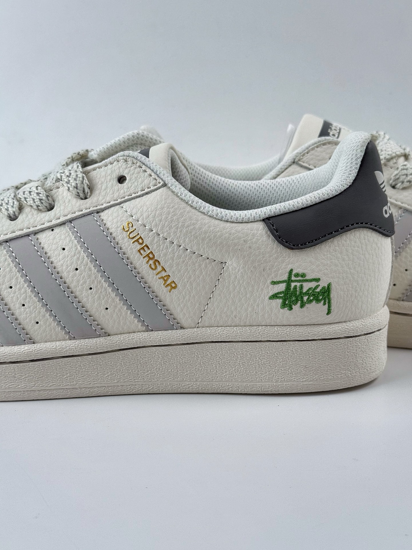 220 AD Originals Superstar x Stussy 白灰黑 HD2211