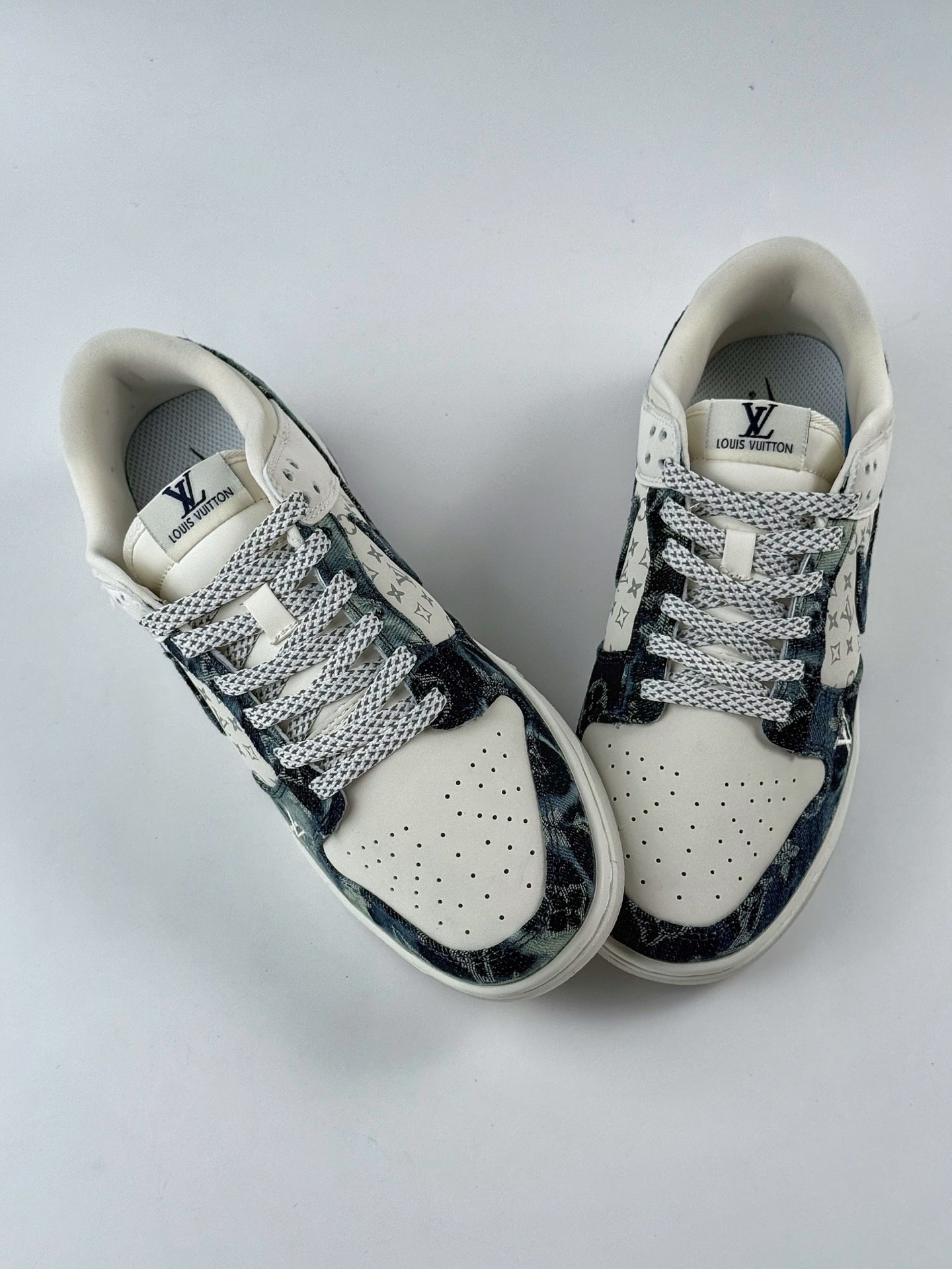 280 Nike SB Dunk Low x Louis Vuitton 白蓝牛仔布满天星 CH8311-288