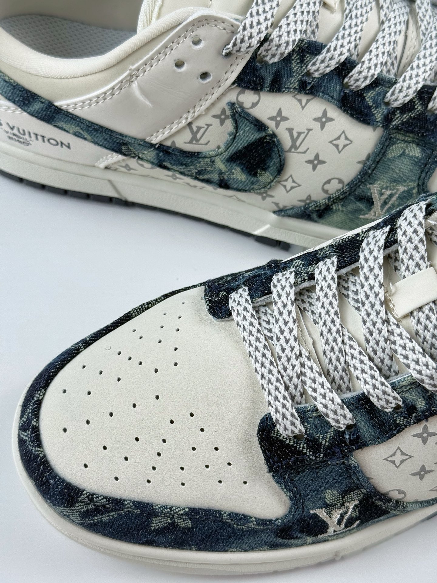 280 Nike SB Dunk Low x Louis Vuitton 白蓝牛仔布满天星 CH8311-288