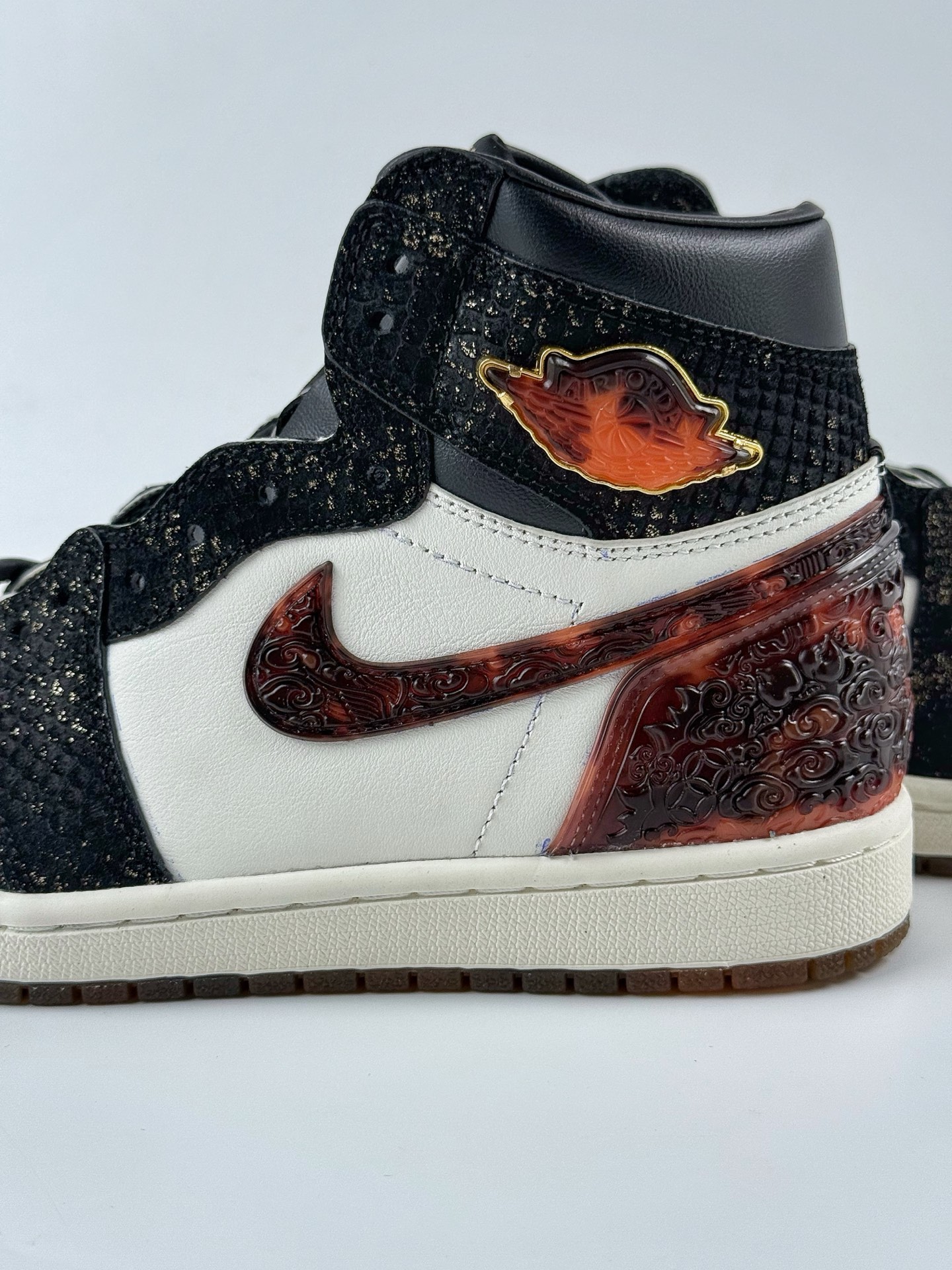 350 莞产原底面 市售最高版本 Air Jordan 1 Retro High XUANWU ”玄武” 亚洲限定蛇年CNY IB3165-091