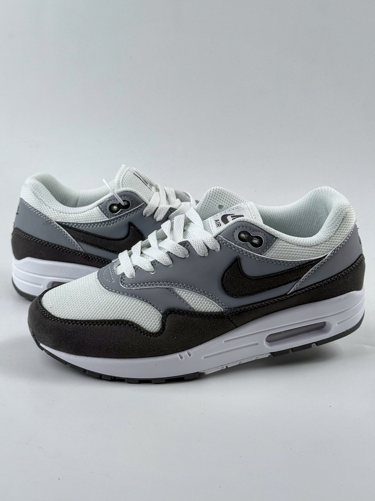 210 Nike Air Max 1 黑白灰 复古休闲跑步鞋 HM9936-001