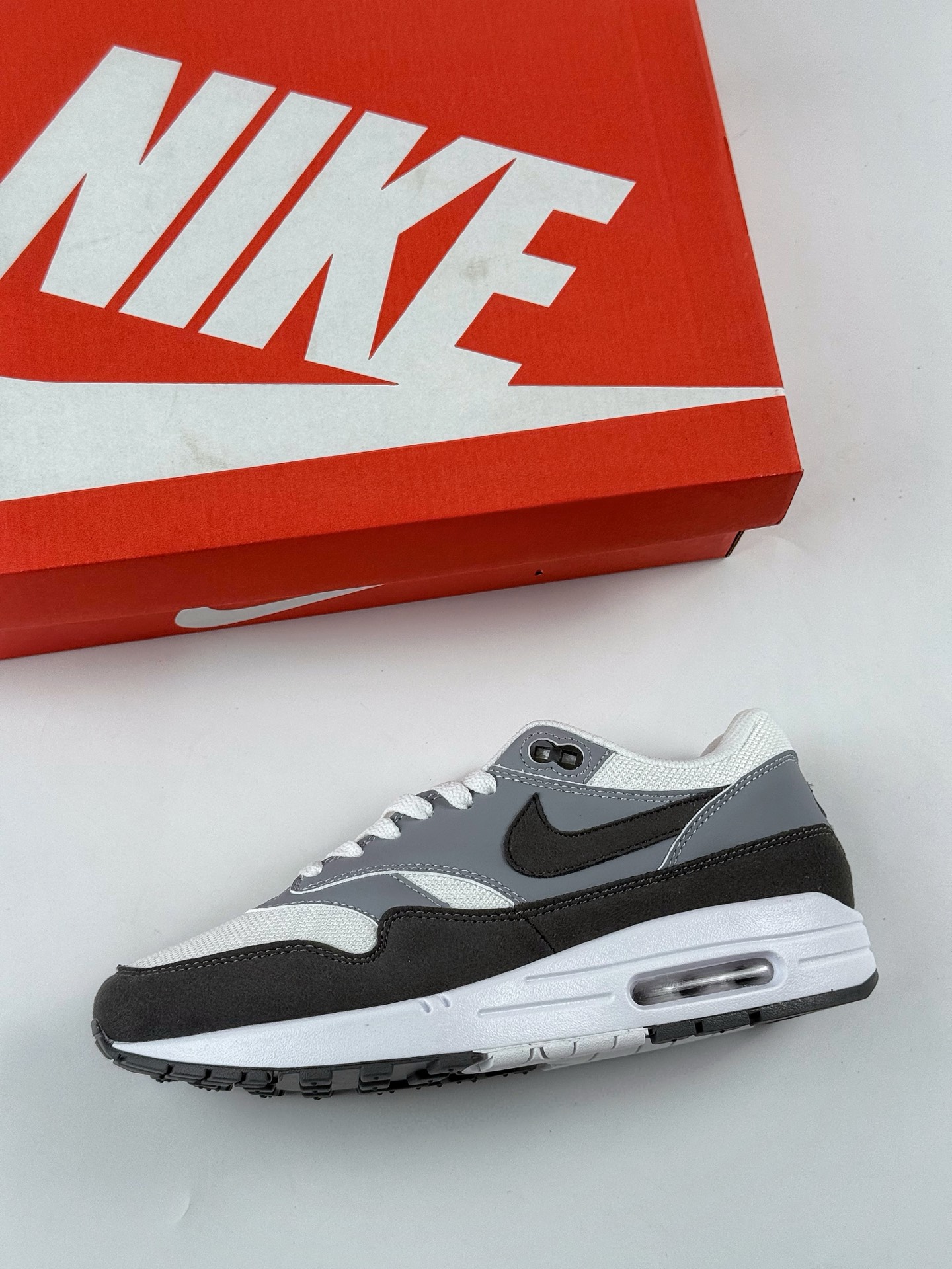210 Nike Air Max 1 黑白灰 复古休闲跑步鞋 HM9936-001
