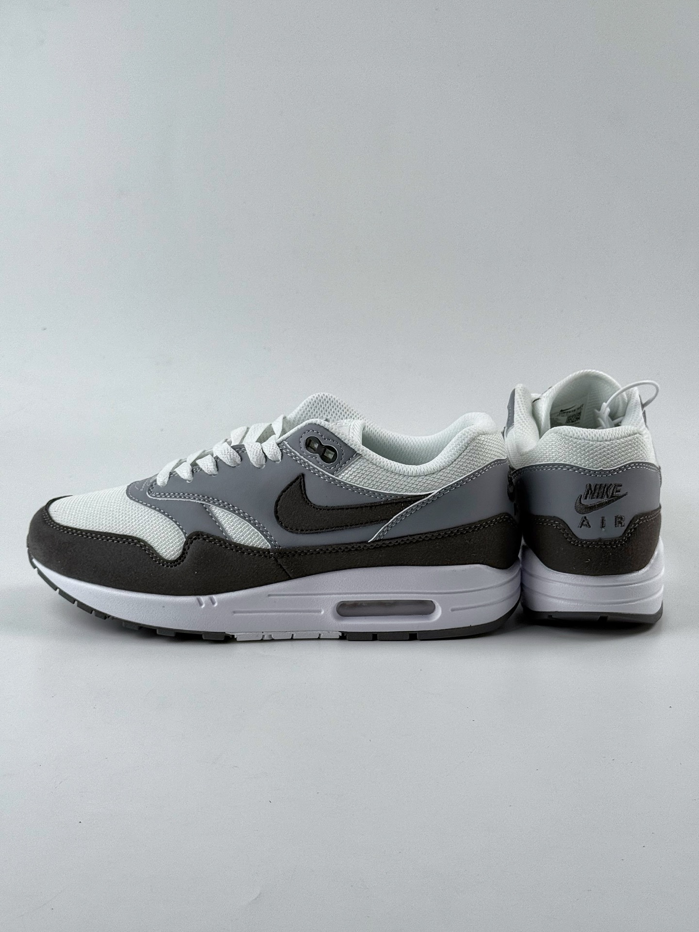 210 Nike Air Max 1 黑白灰 复古休闲跑步鞋 HM9936-001
