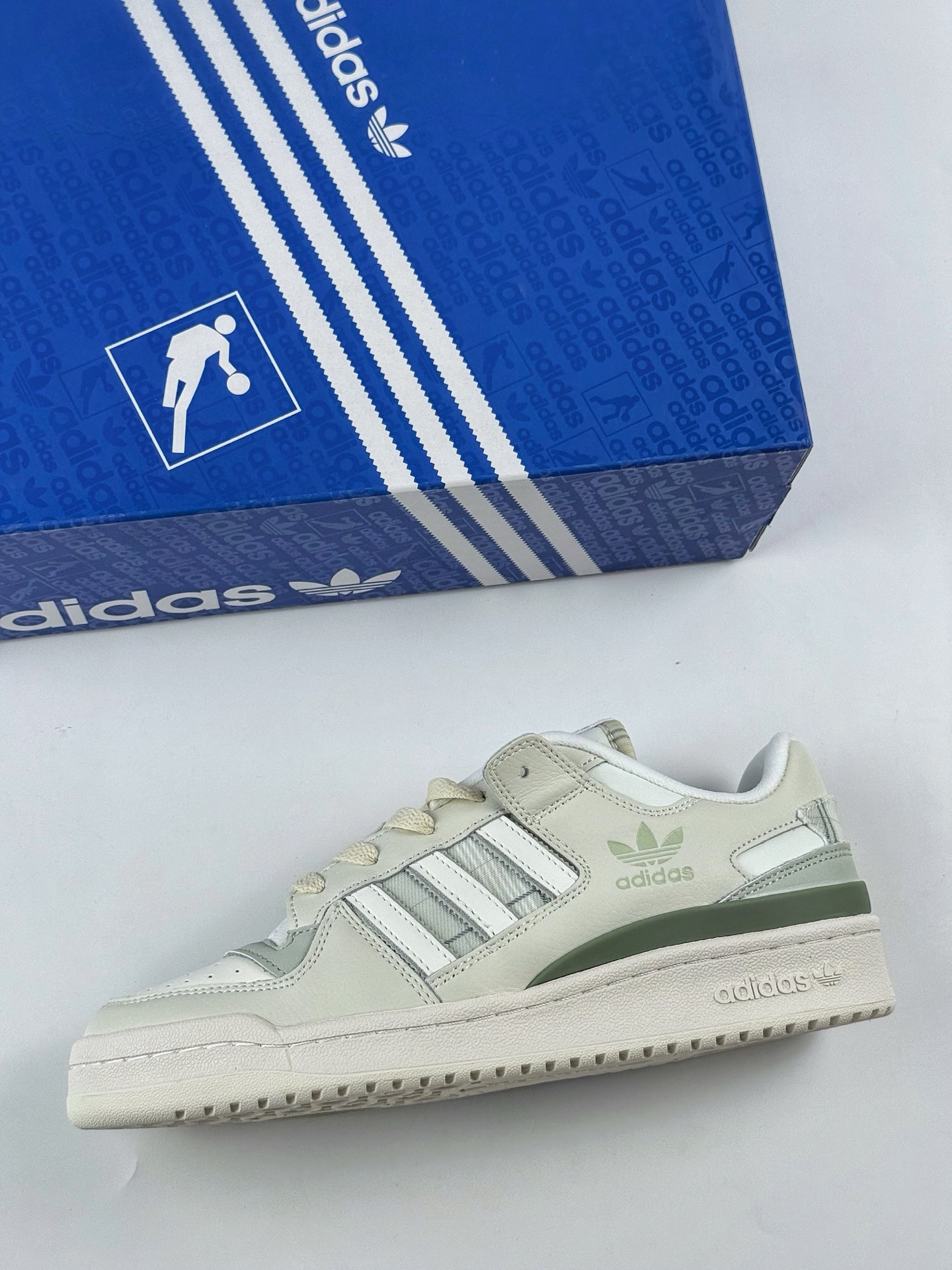 220 Adidas Forum Low CL 三叶草低邦 版本 极力推荐 经典魔术贴复古板鞋 JH95976