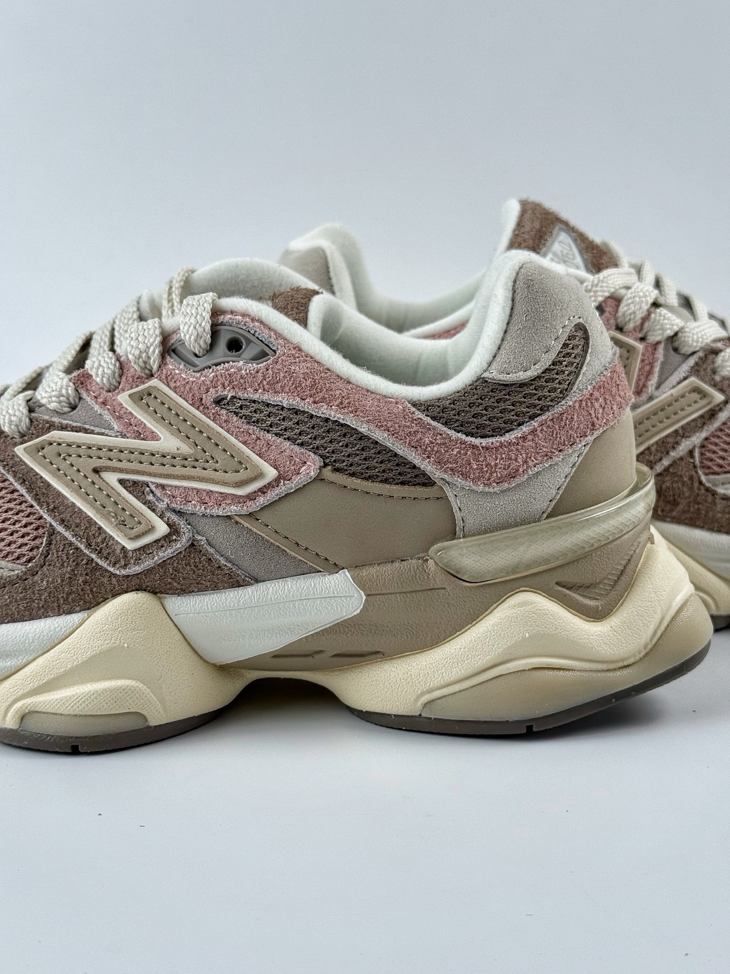 210 Joe Freshgoods x New Balance 版本 NB9060 联名款 复古休闲运动慢跑鞋 U9060NBT