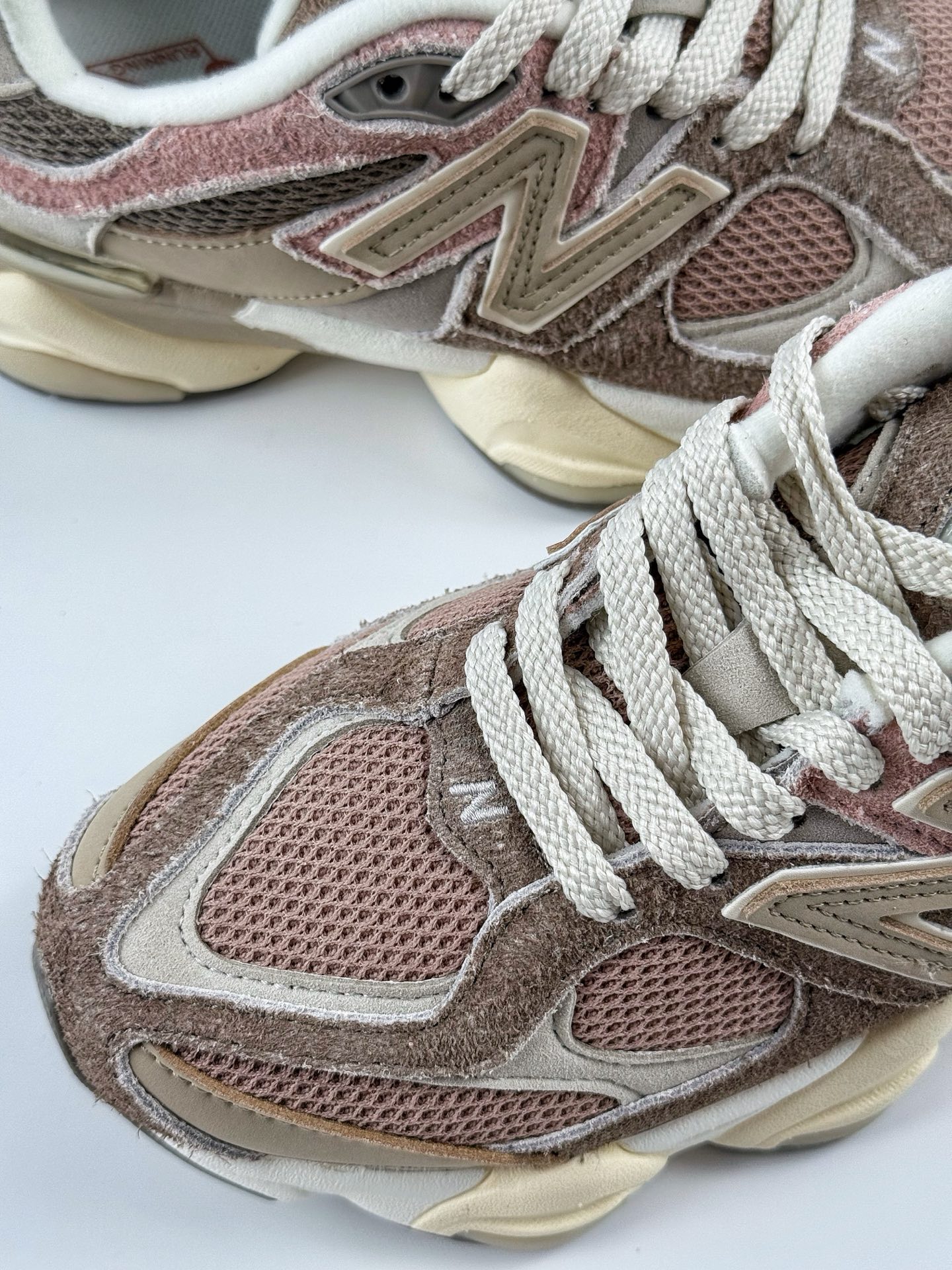 210 Joe Freshgoods x New Balance 版本 NB9060 联名款 复古休闲运动慢跑鞋 U9060NBT