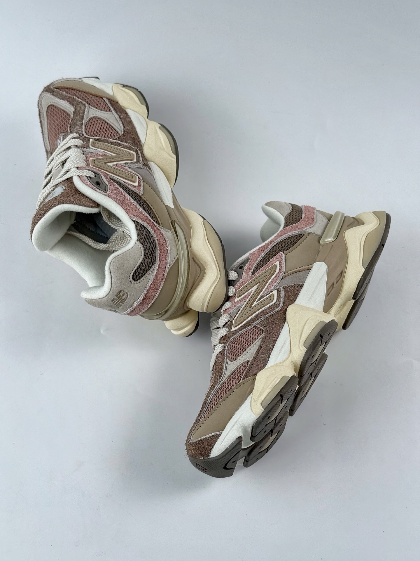 210 Joe Freshgoods x New Balance 版本 NB9060 联名款 复古休闲运动慢跑鞋 U9060NBT